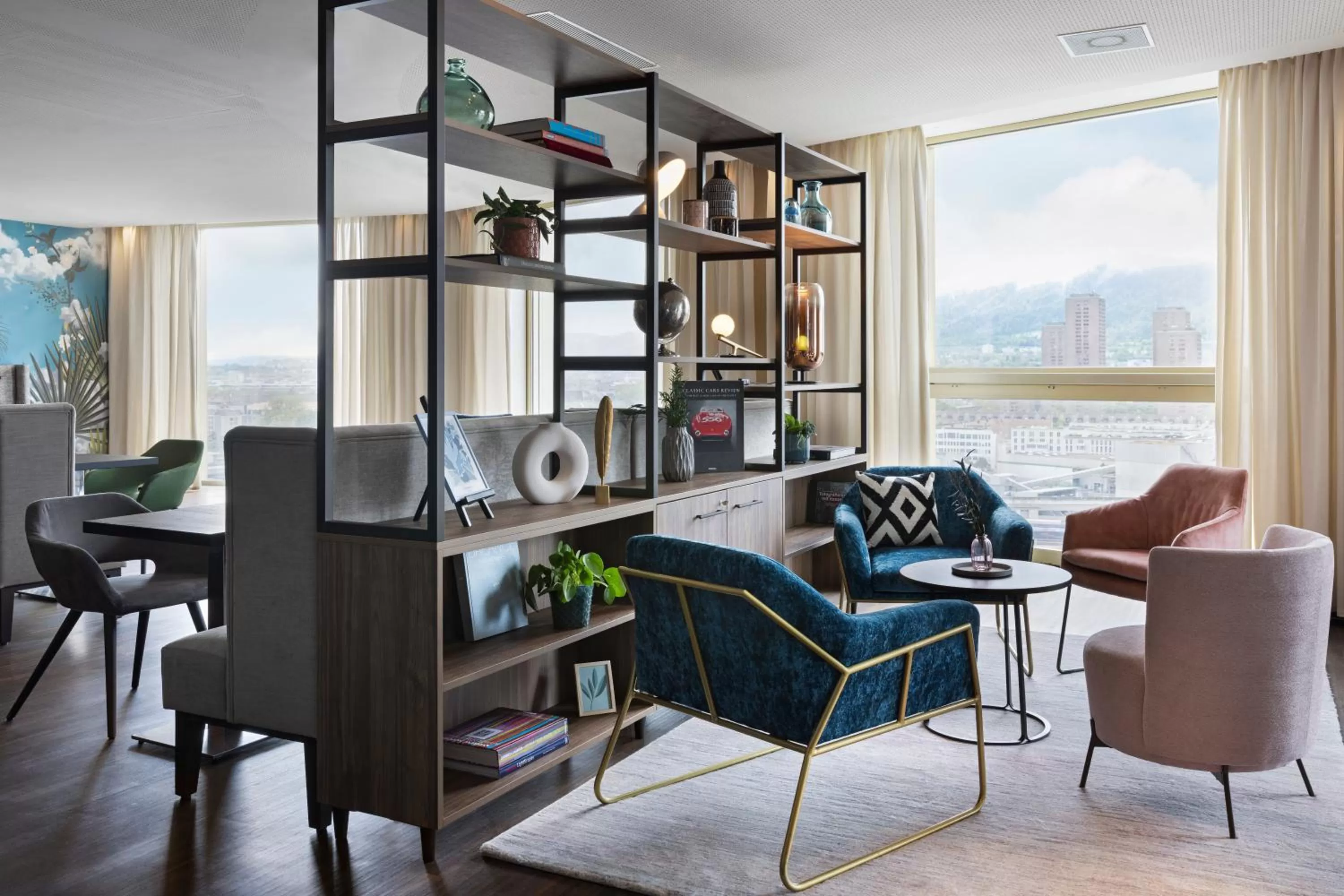 Communal lounge/ TV room in Renaissance Zurich Tower Hotel