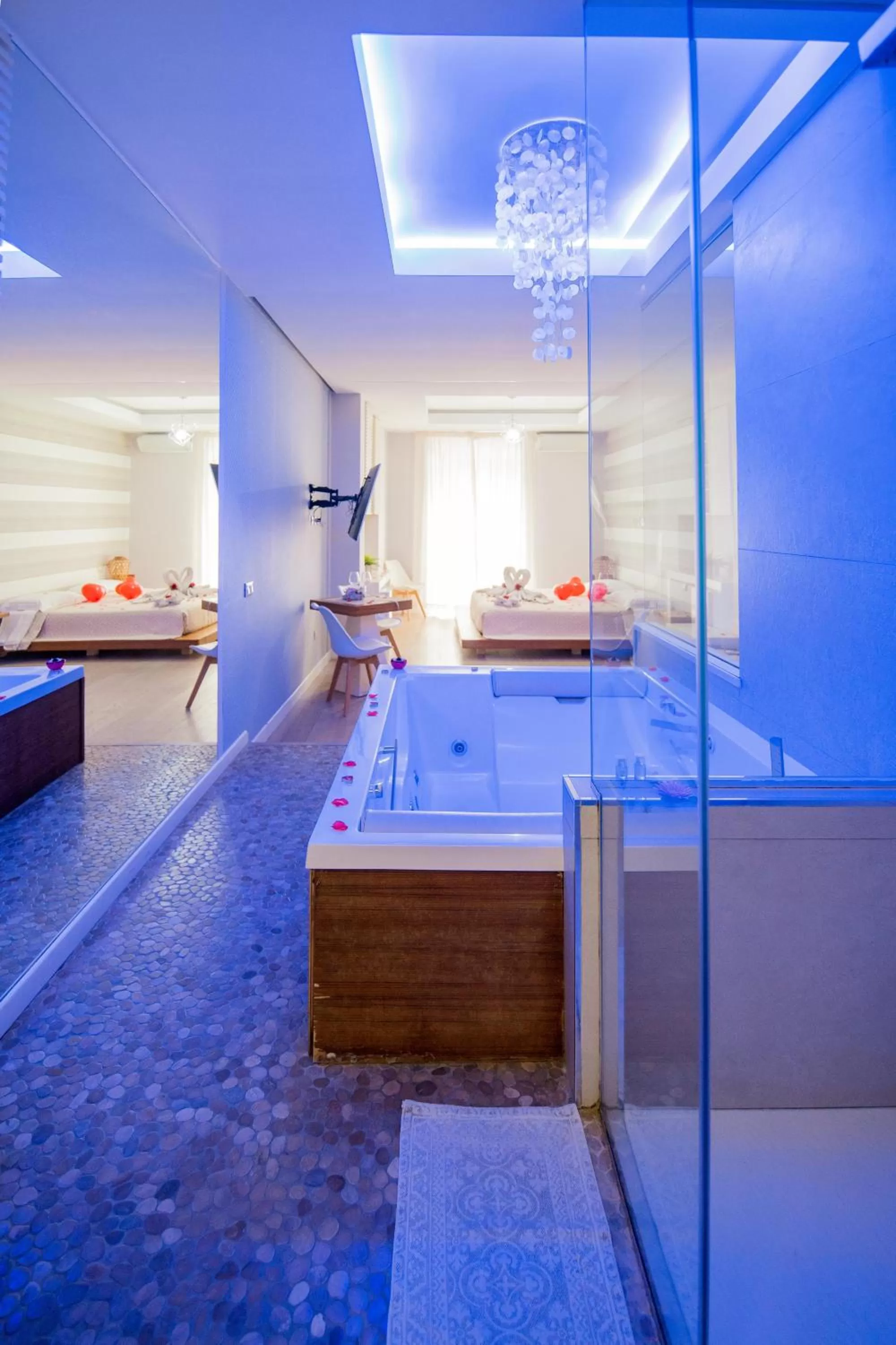 Hot Tub, Bed in Le suite del nostromo