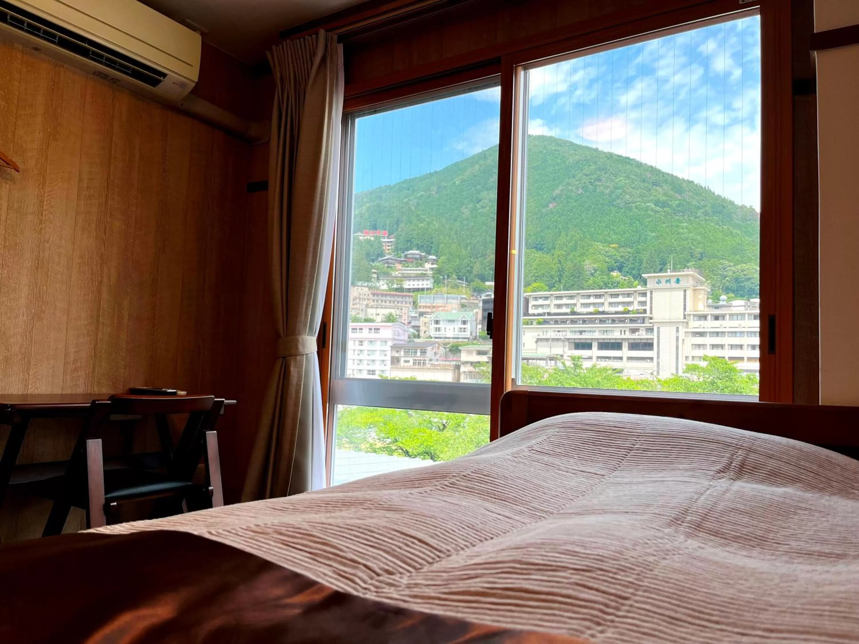 Bedroom, Bed in Fukiya