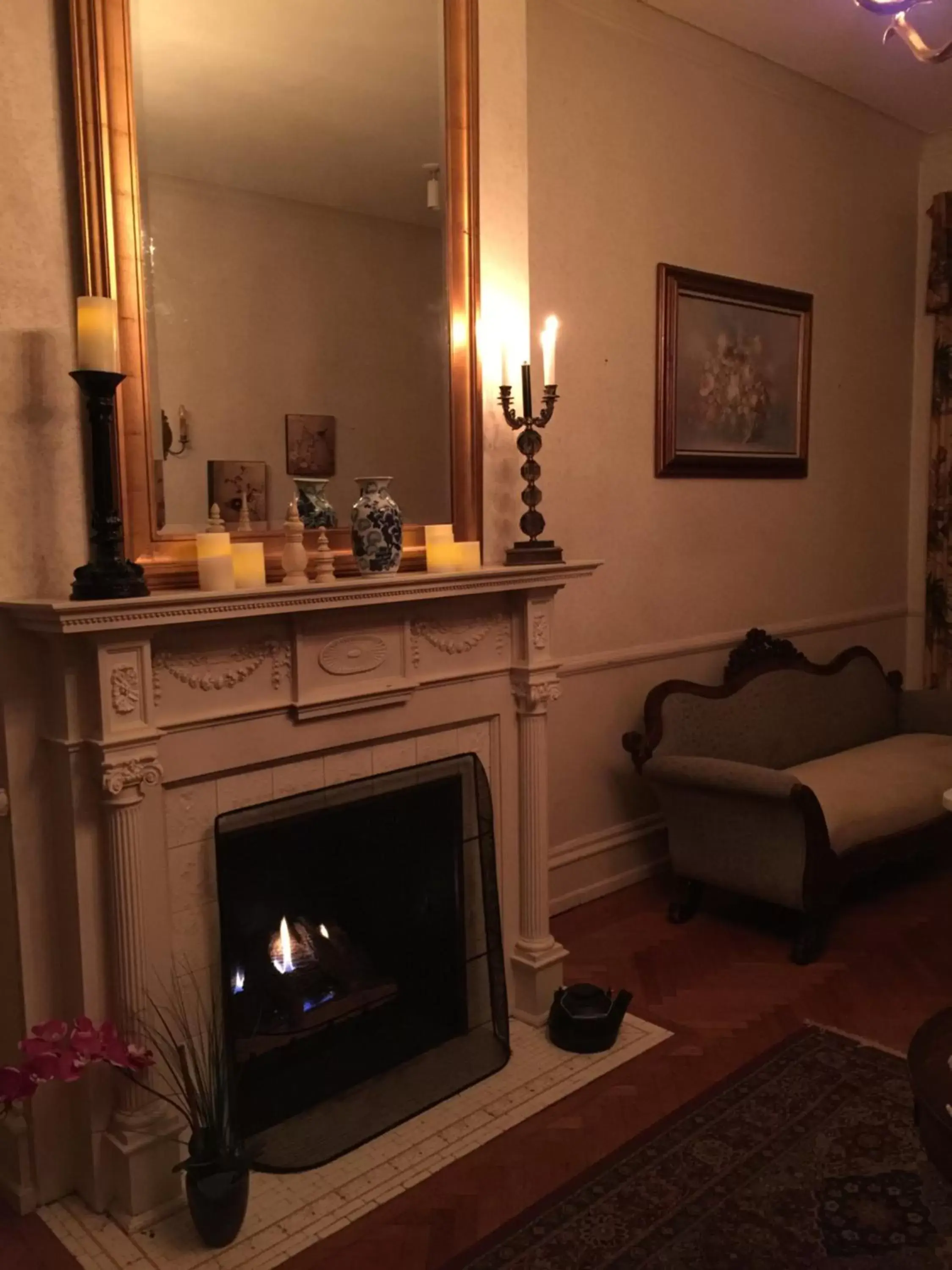 TV/Entertainment Center in Susquehanna Manor Inn