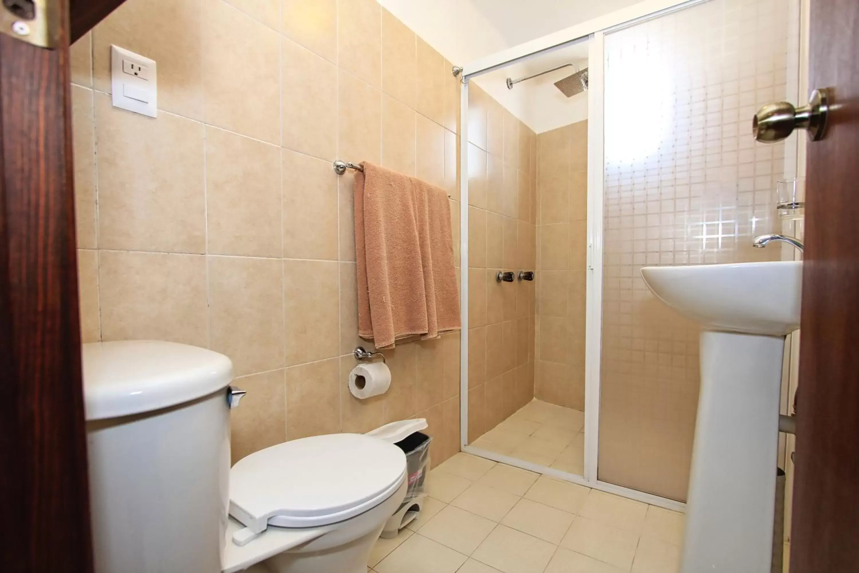 Shower, Bathroom in Hotel Casa Autora 40
