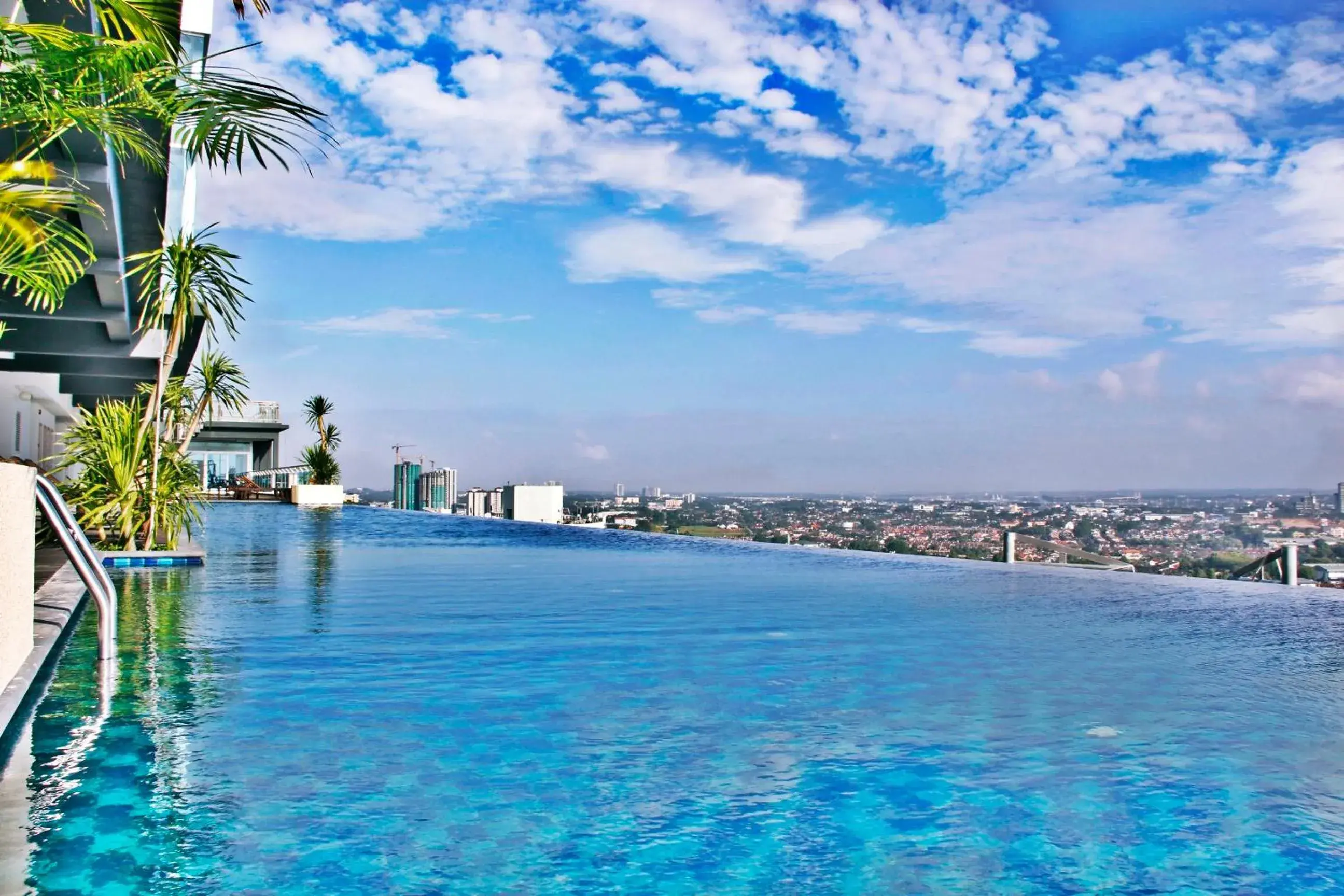 Swimming pool in Holiday Villa Johor Bahru City Centre