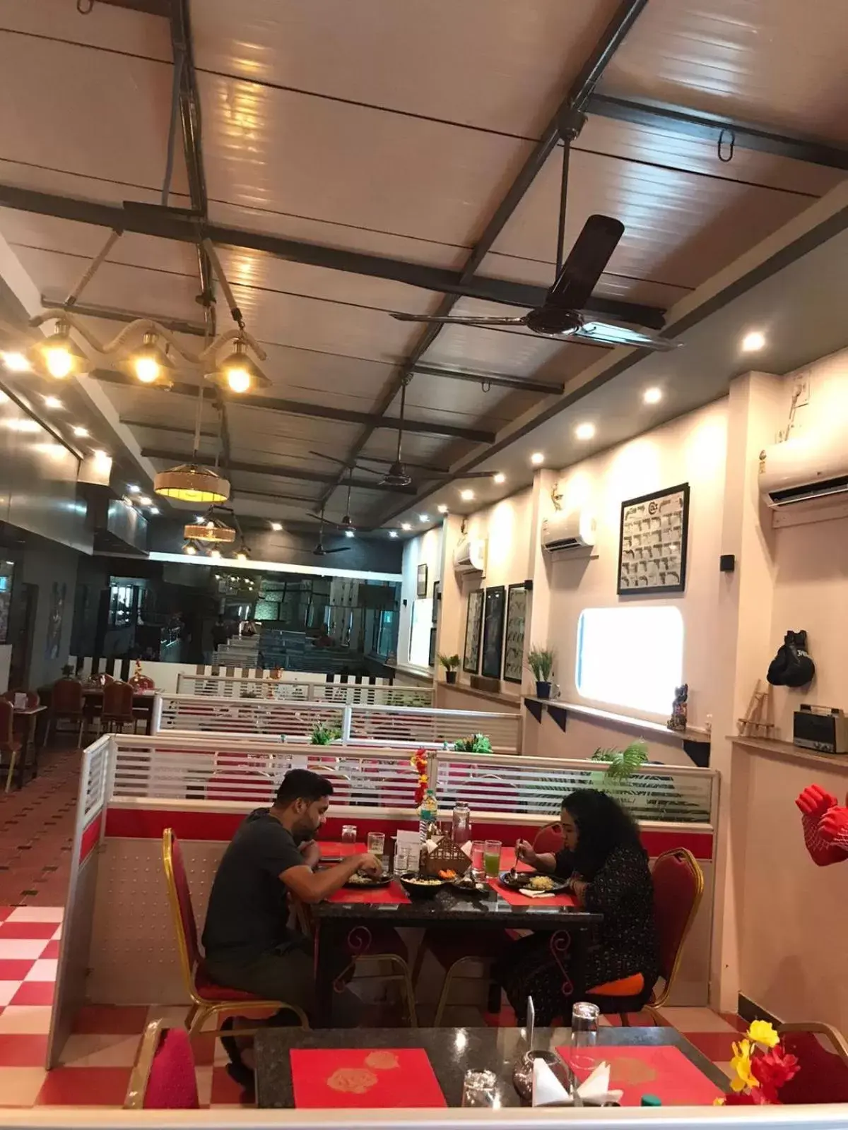 Restaurant/Places to Eat in Sangam Inn & Banquets Restaurant/Places to Eat in Sangam Inn & Banquets