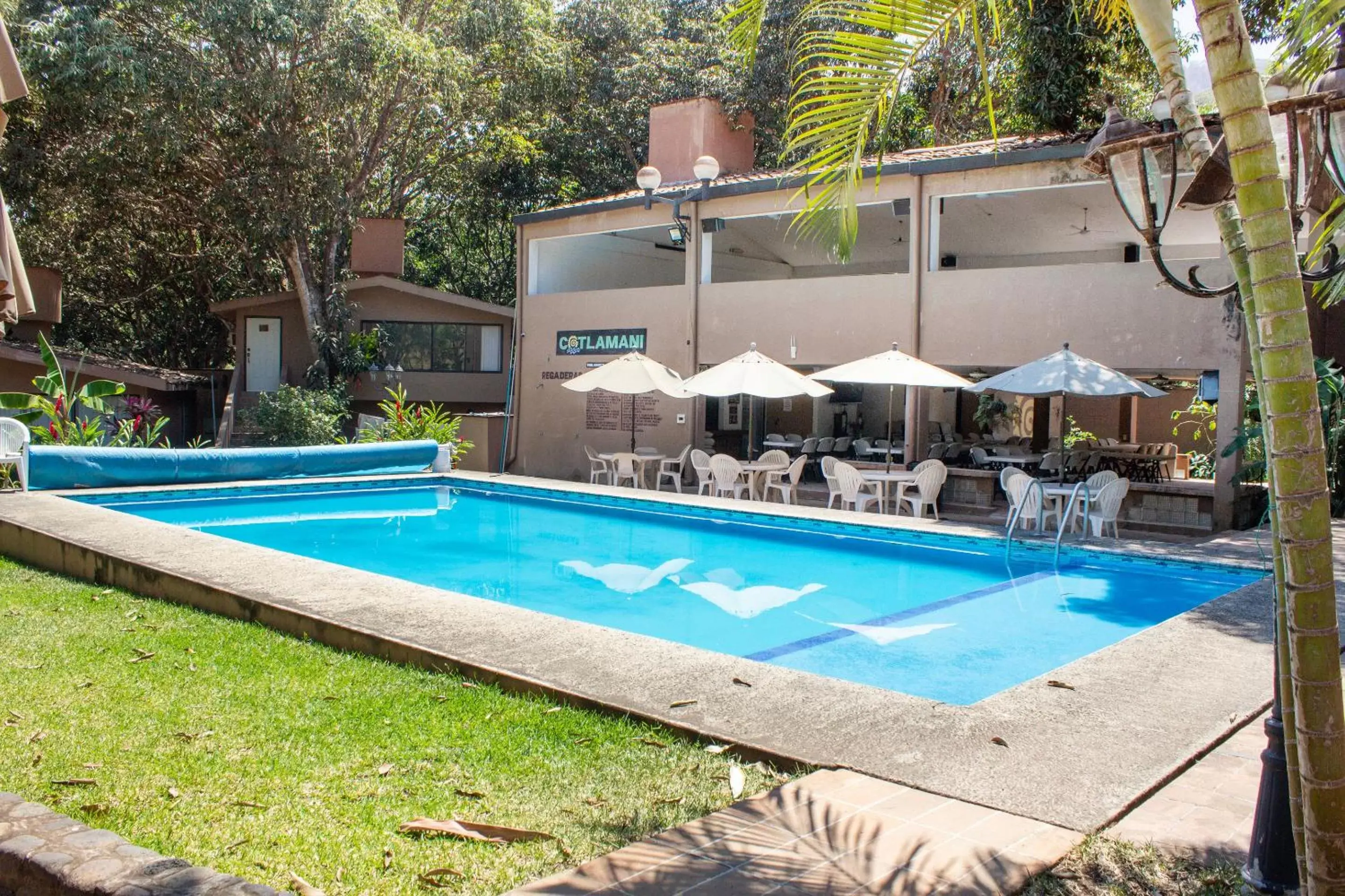 Swimming Pool in Cotlamani Hotel Aventura