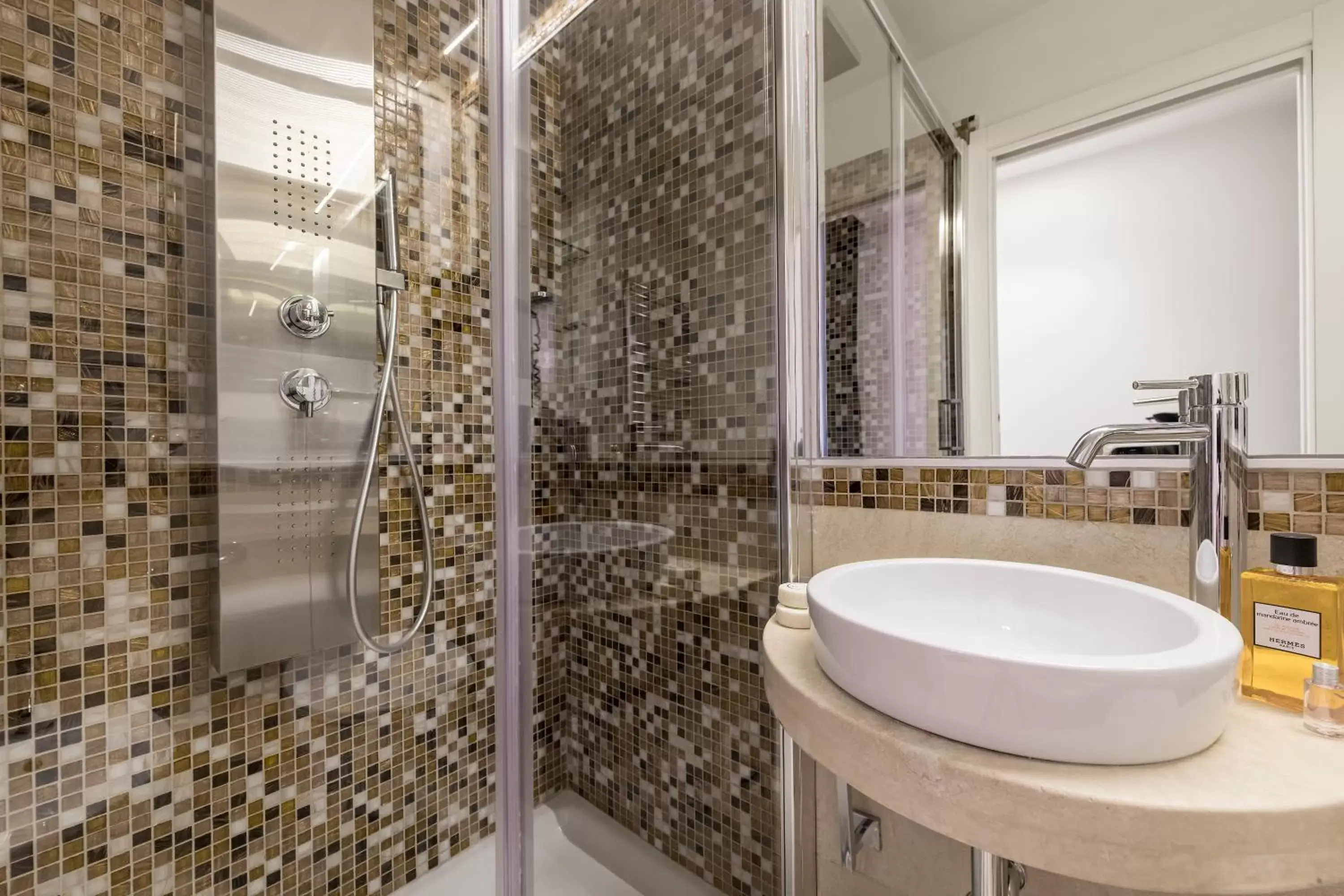 Shower, Bathroom in Residenza Zanardelli