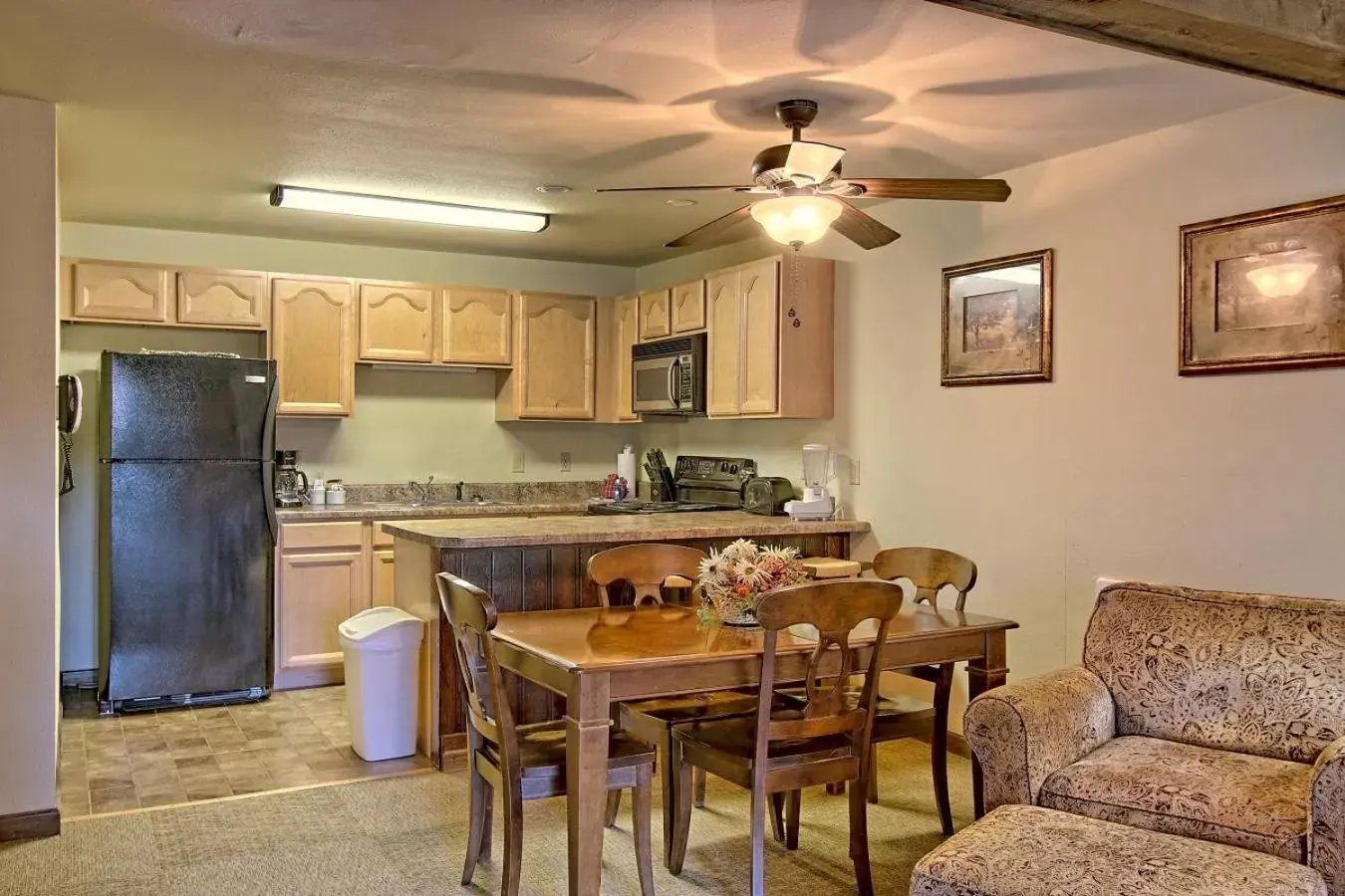 Kitchen or kitchenette, Dining Area in The Highlands at Sugar by Capital Vacations