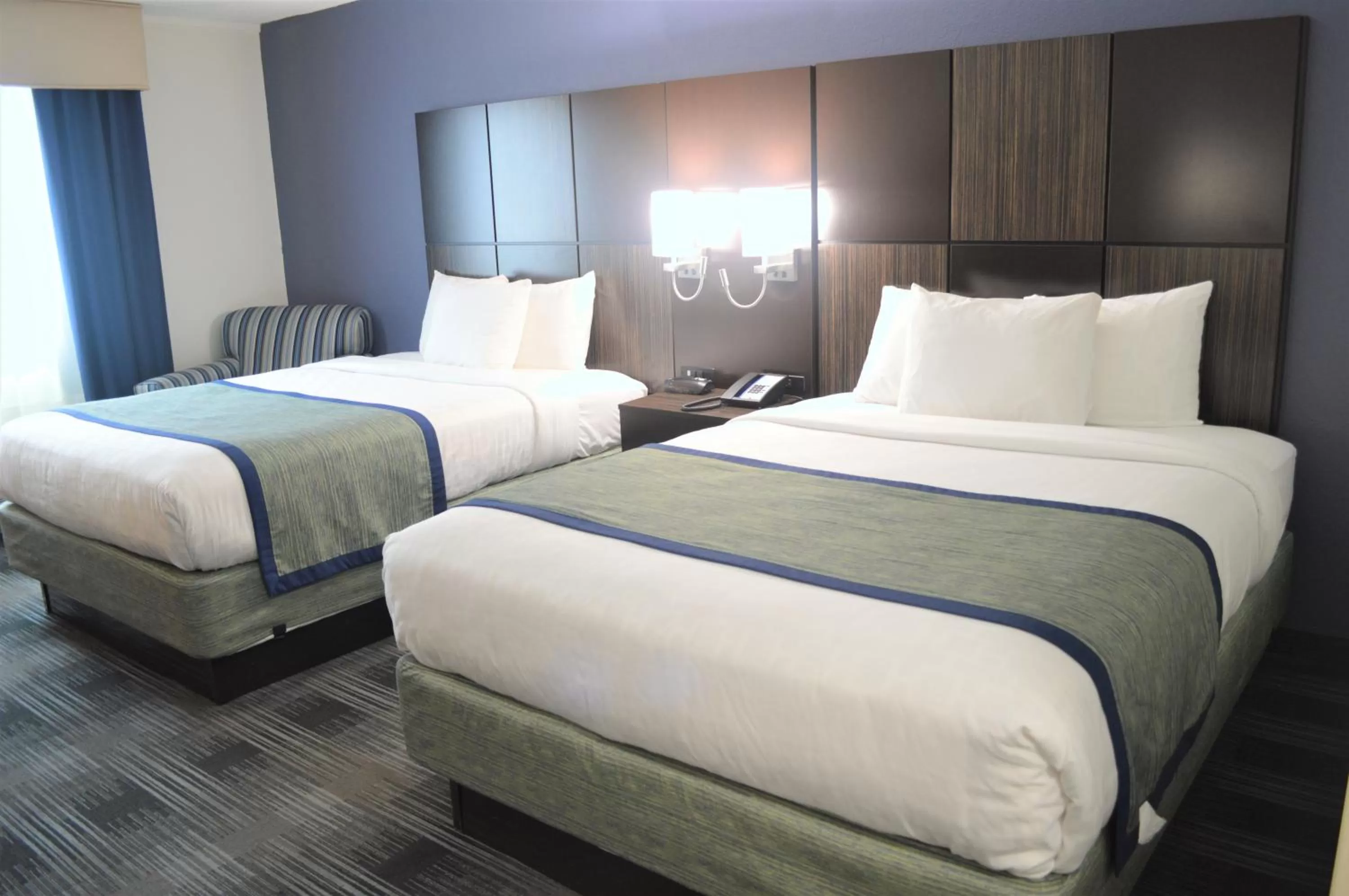 Photo of the whole room, Bed in Falmouth Inn