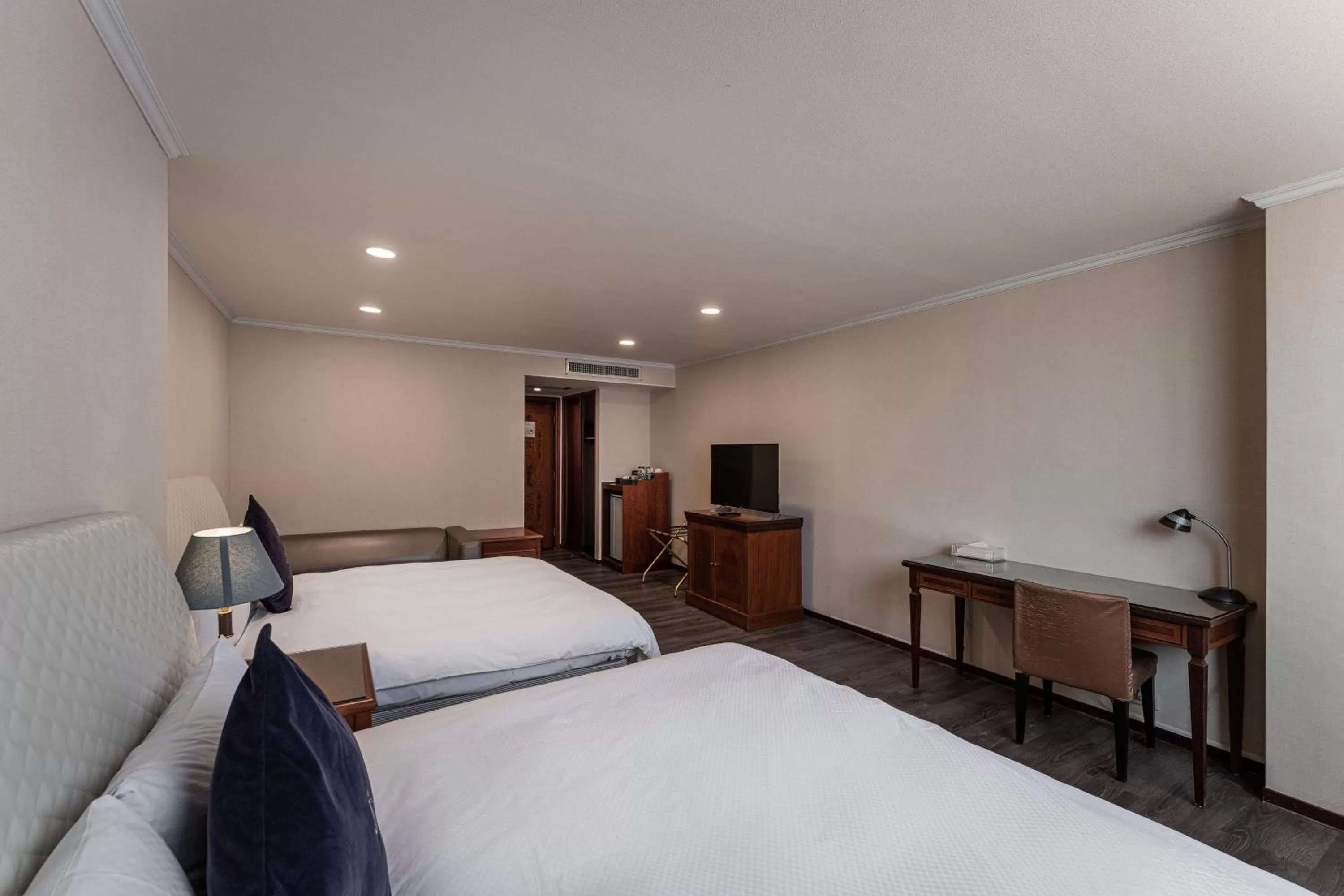 Bed in Hotel j-Metropolis