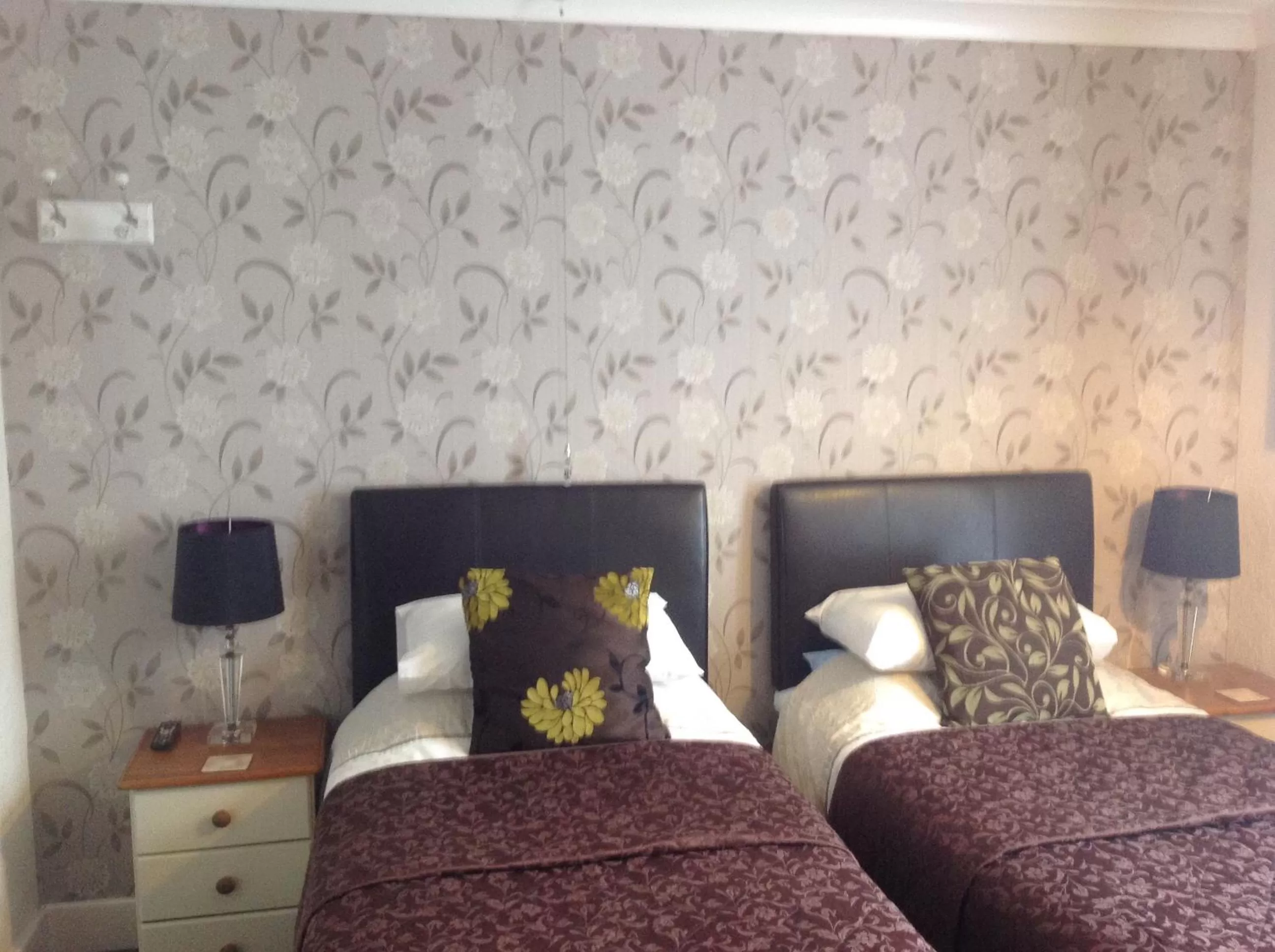 People, Bed in The Sherwood, No 11,