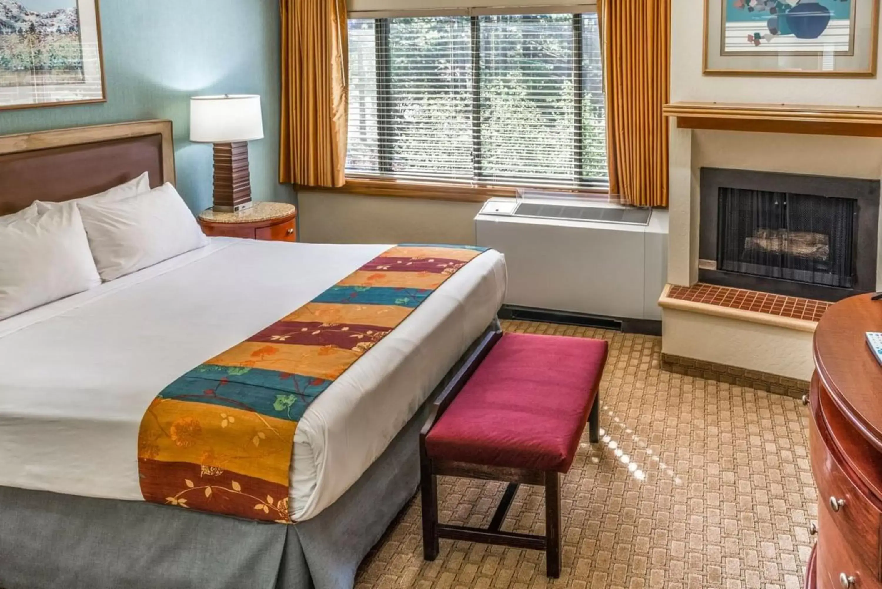 One-Bedroom Suite with King or Queen Bed in Hilton Vacation Club Tahoe Seasons Lake Tahoe