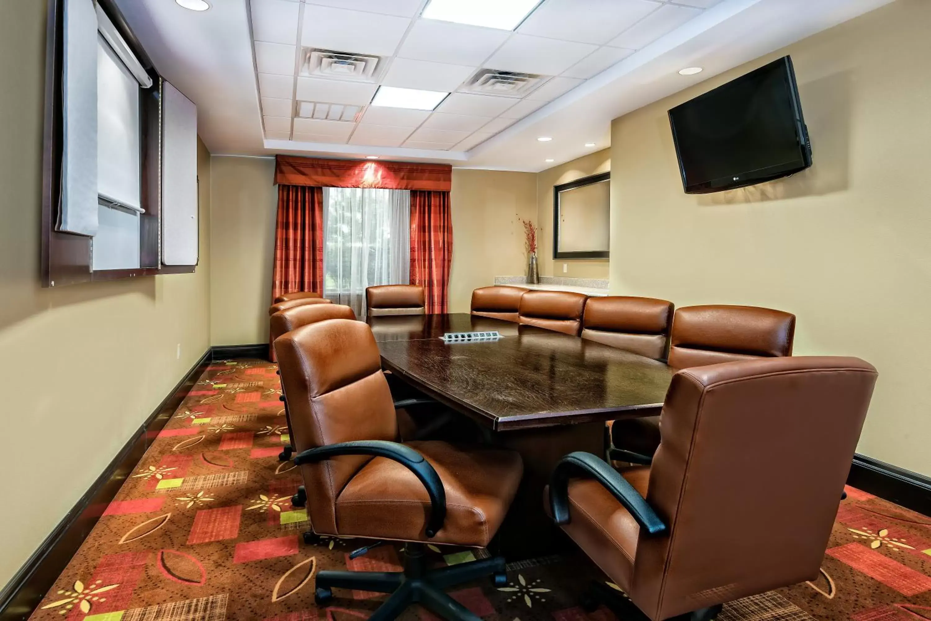 Meeting/conference room in Holiday Inn Express & Suites Cotulla, an IHG Hotel