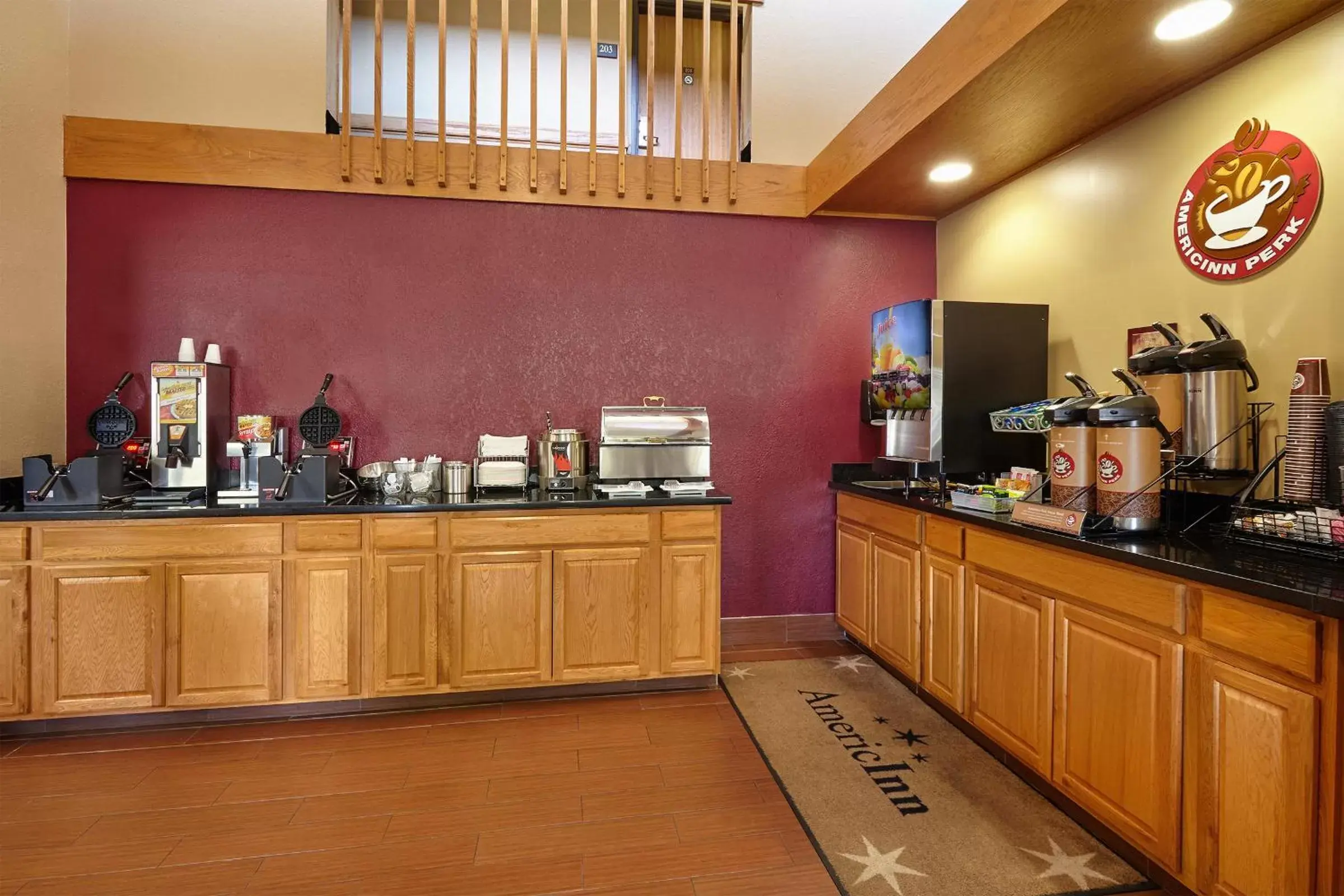 American breakfast, Kitchen/Kitchenette in AmericInn by Wyndham Elkhorn Near Lake Geneva