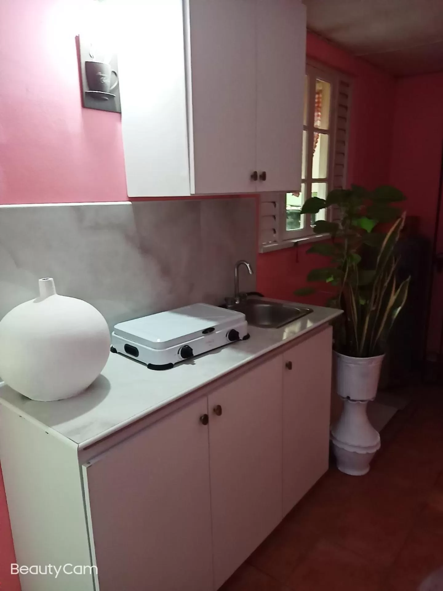 Kitchen/Kitchenette in Barbican bed and breakfast at dillsbury