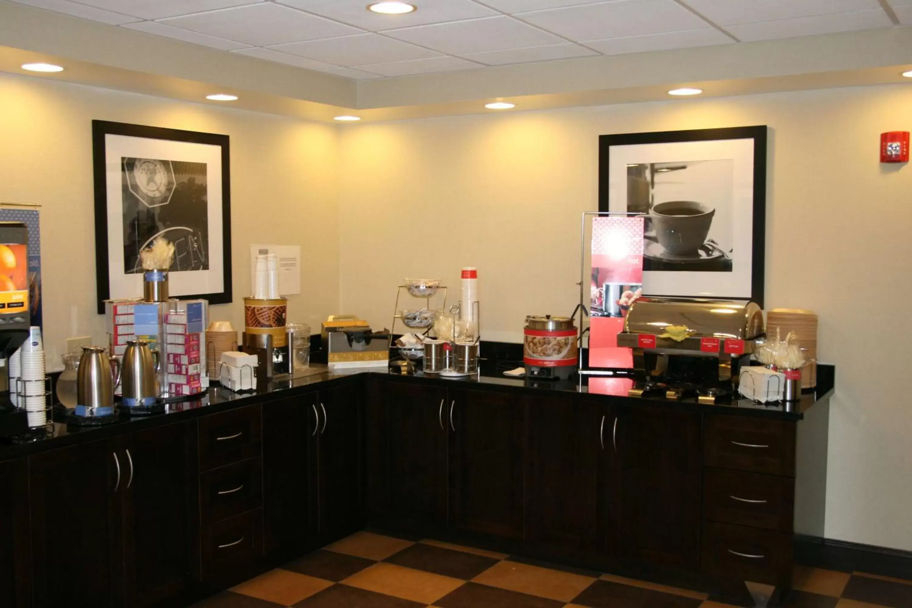 Dining area, Restaurant/Places to Eat in Hampton Inn Uniontown