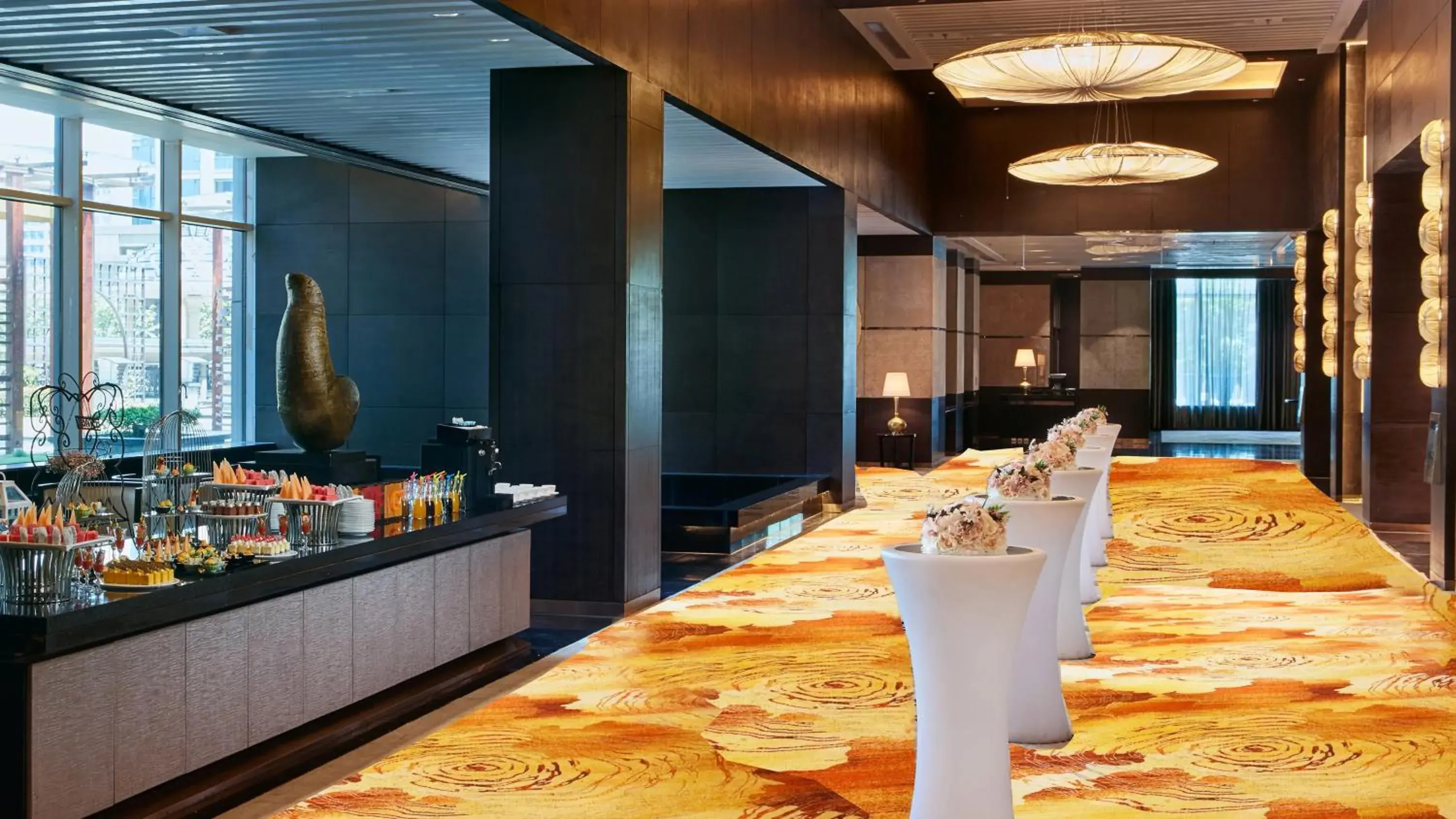 Meeting/conference room, Restaurant/Places to Eat in InterContinental Ningbo, an IHG Hotel