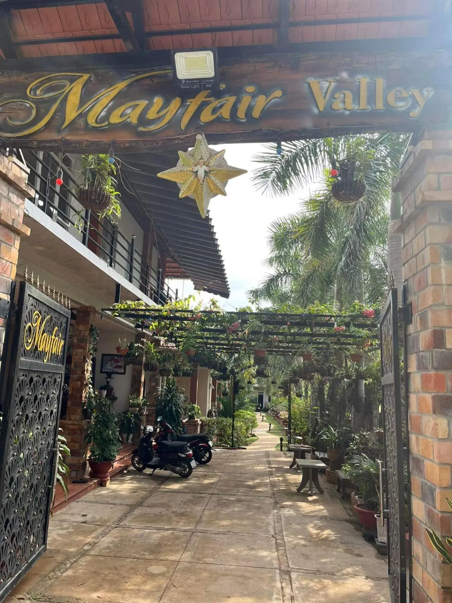Mayfair Valley