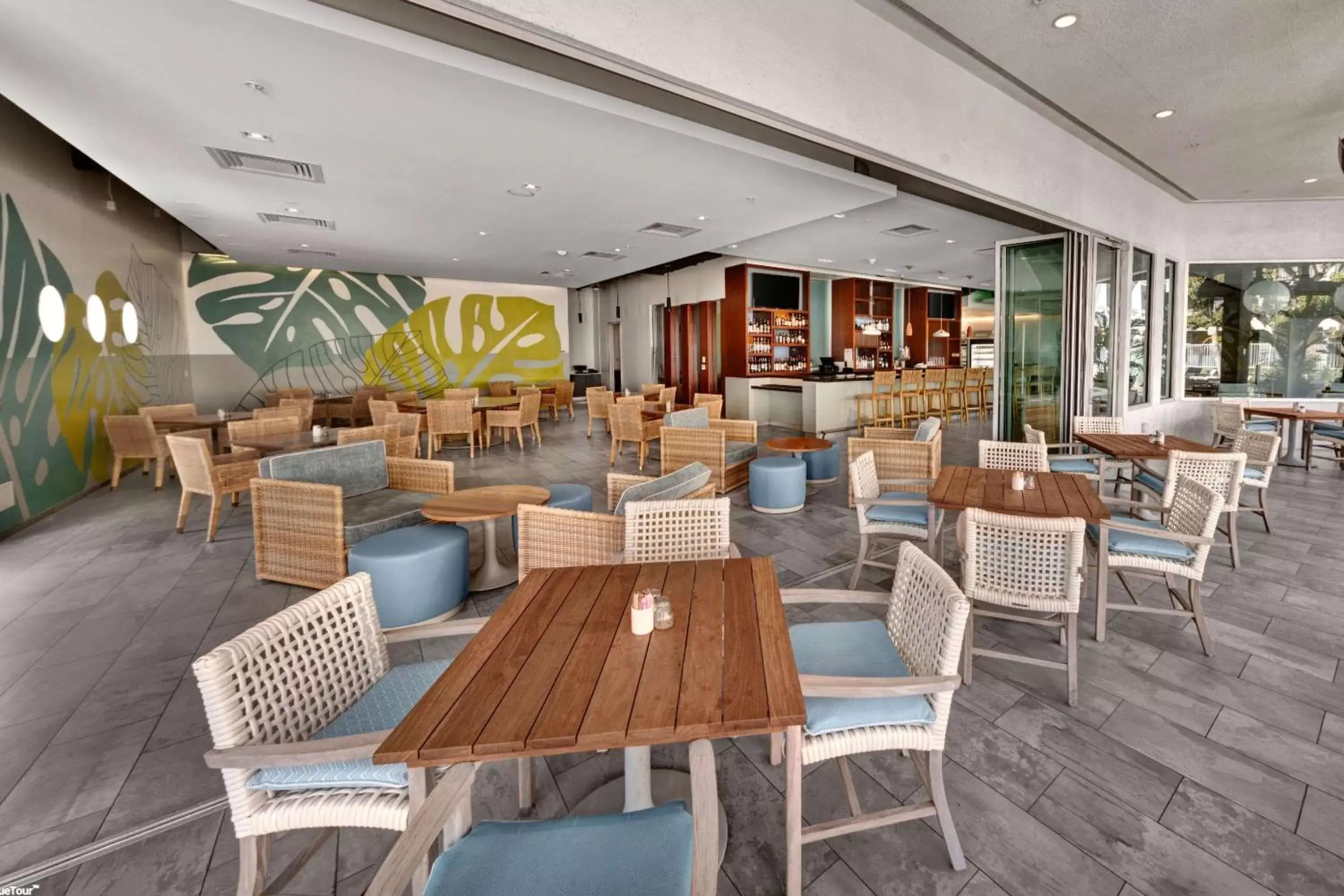 Property building, Restaurant/Places to Eat in Hotel MDR Marina del Rey- a DoubleTree by Hilton