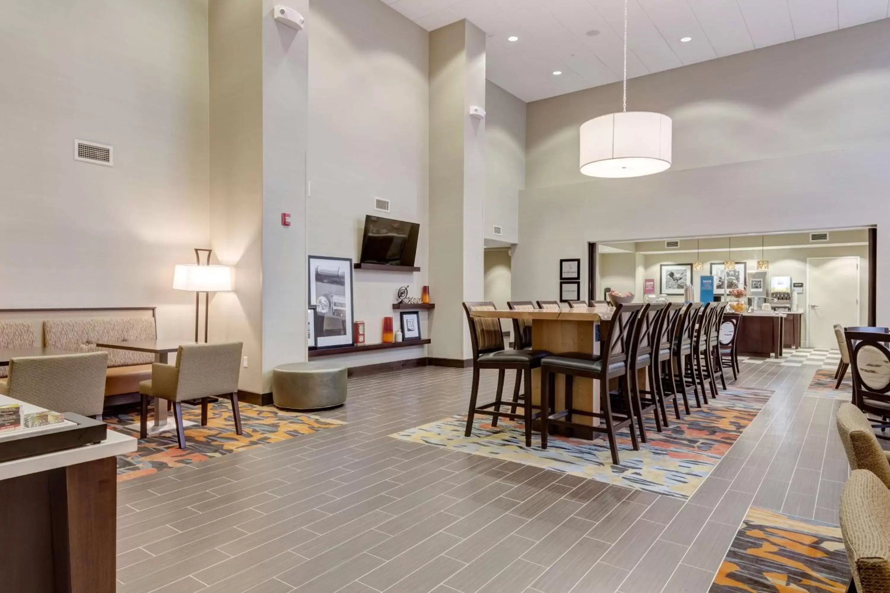 Lobby or reception, Restaurant/Places to Eat in Hampton Inn-St. Louis Wentzville, MO