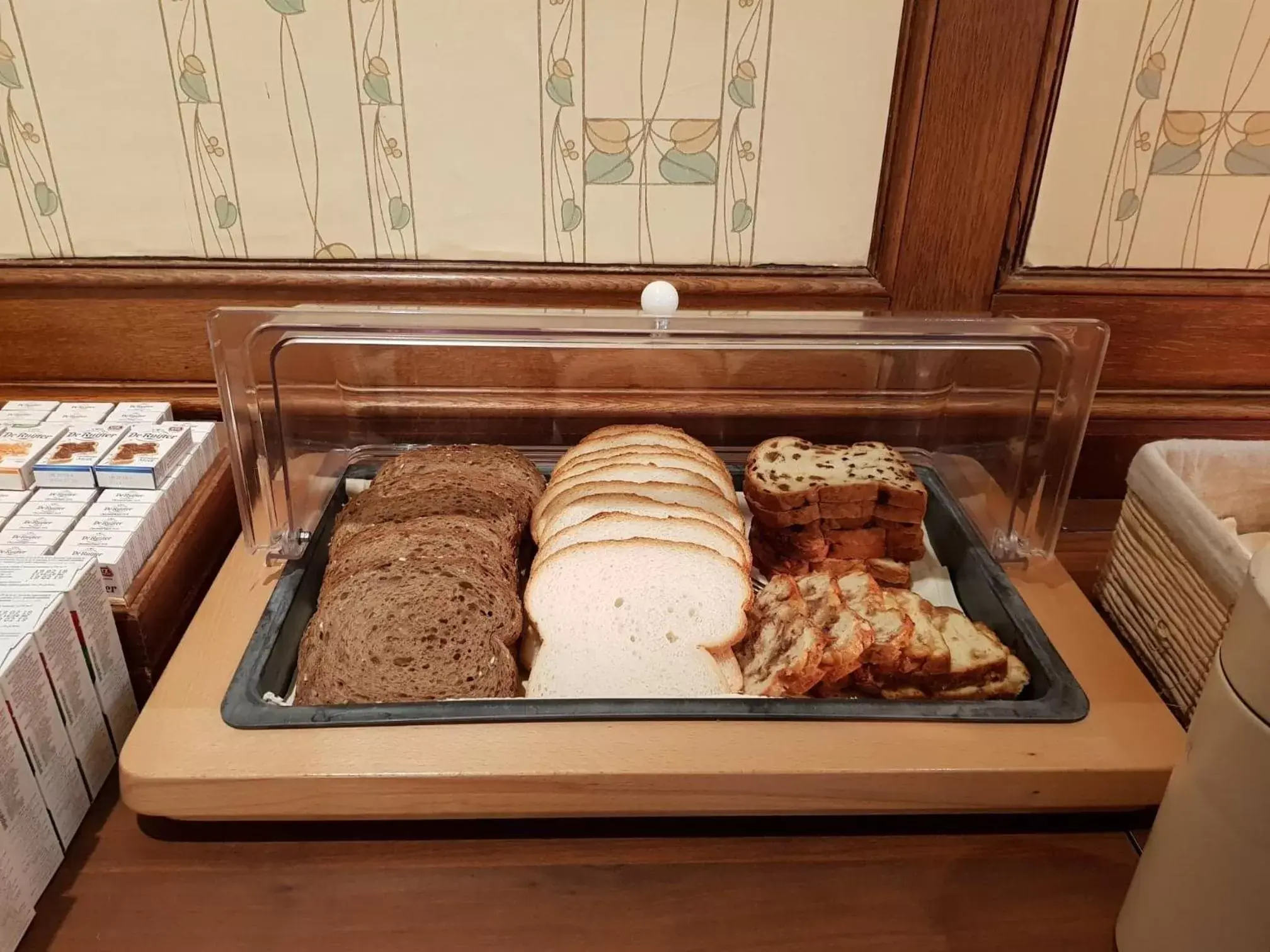 Buffet breakfast, Food in Hotel Restaurant 't Heerenlogement