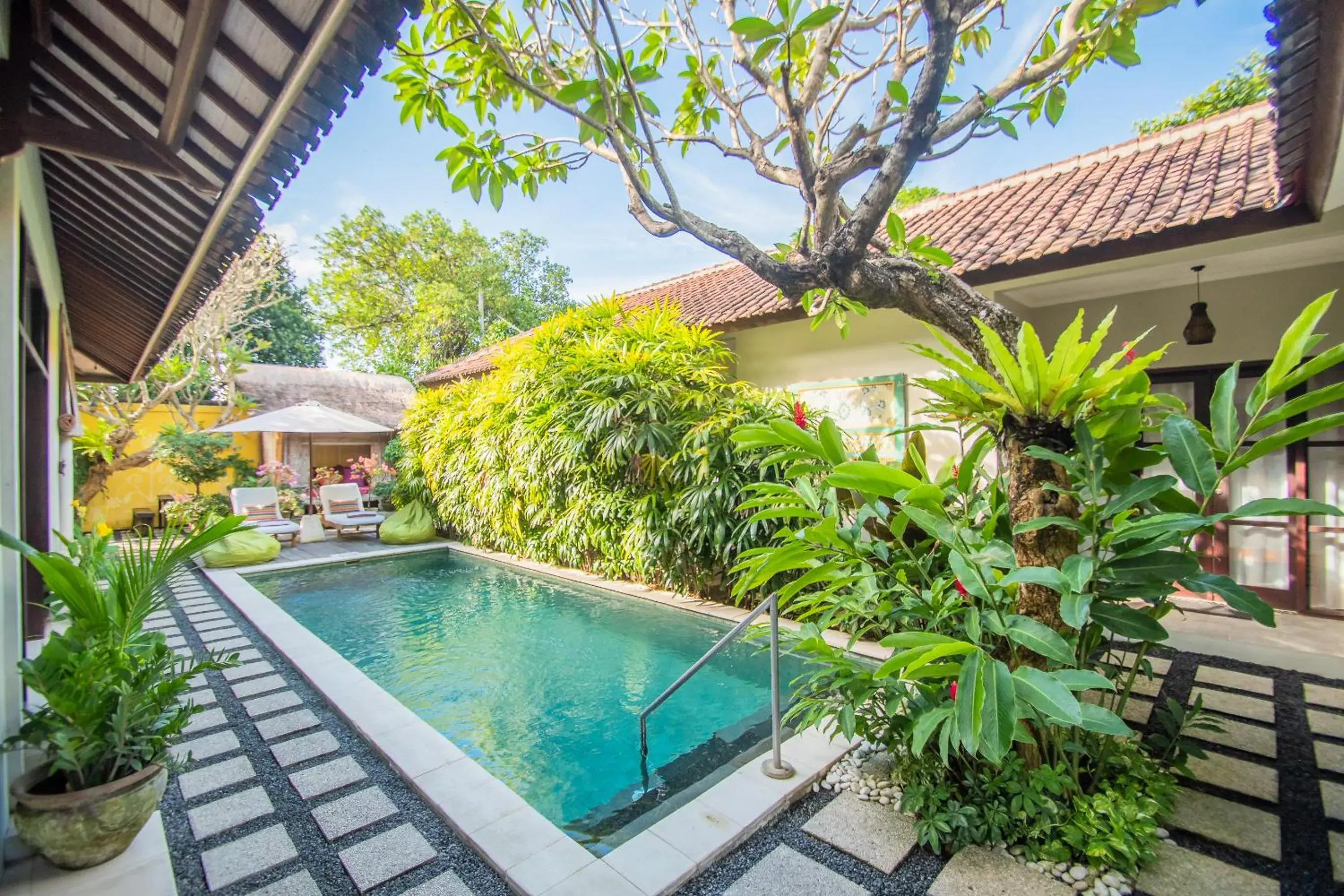 Garden, Swimming Pool in Kembali Lagi Guest House