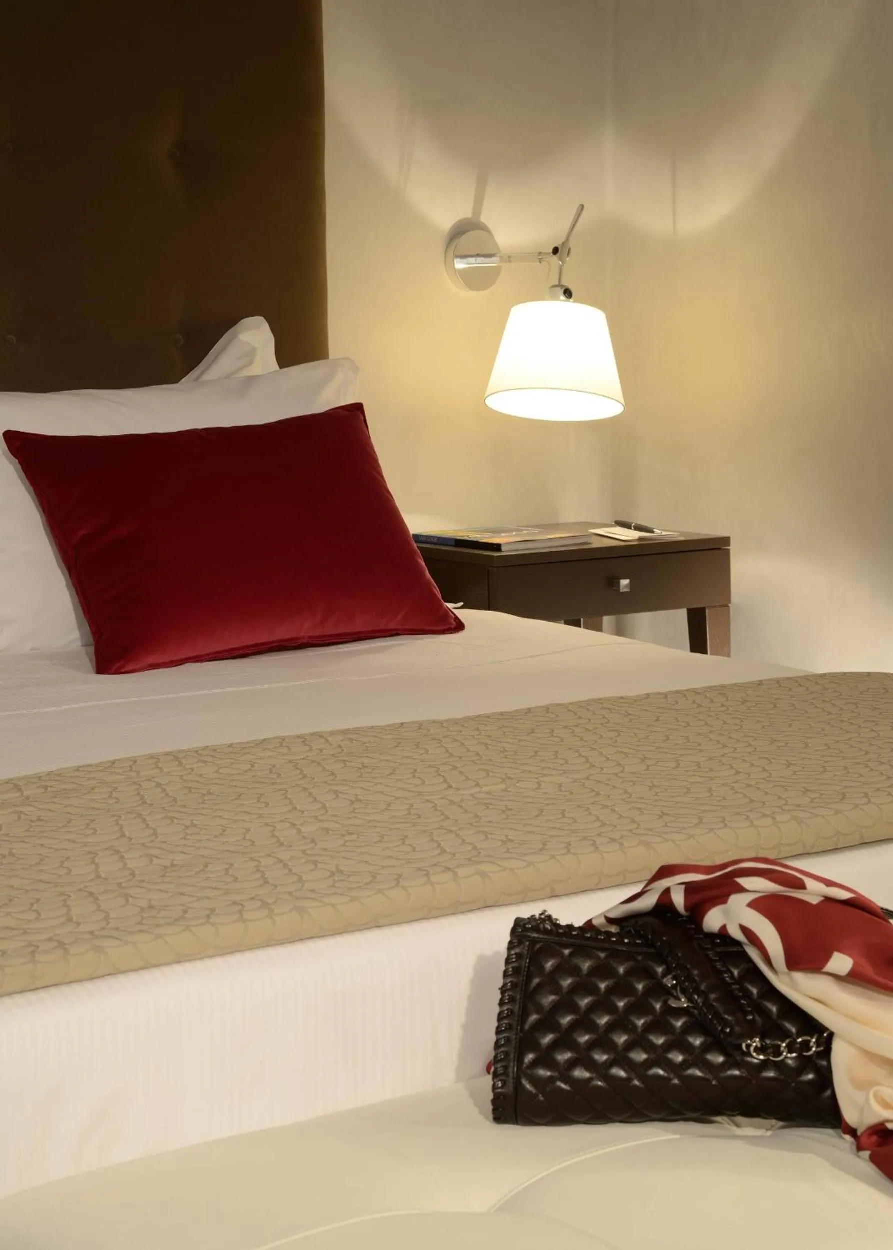 Bed in Colonna Palace Hotel