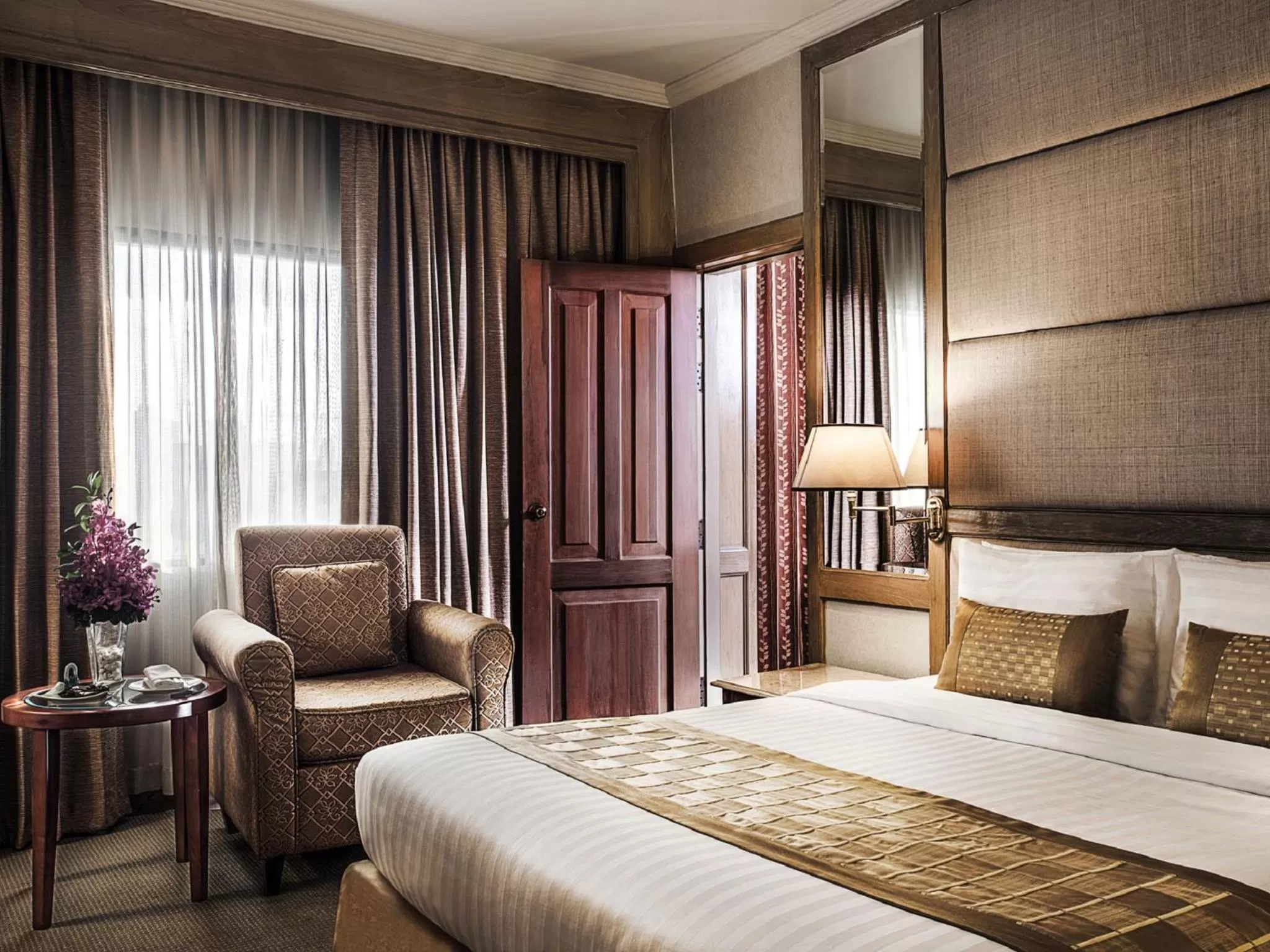 Bedroom, Bed in Arnoma Hotel Bangkok