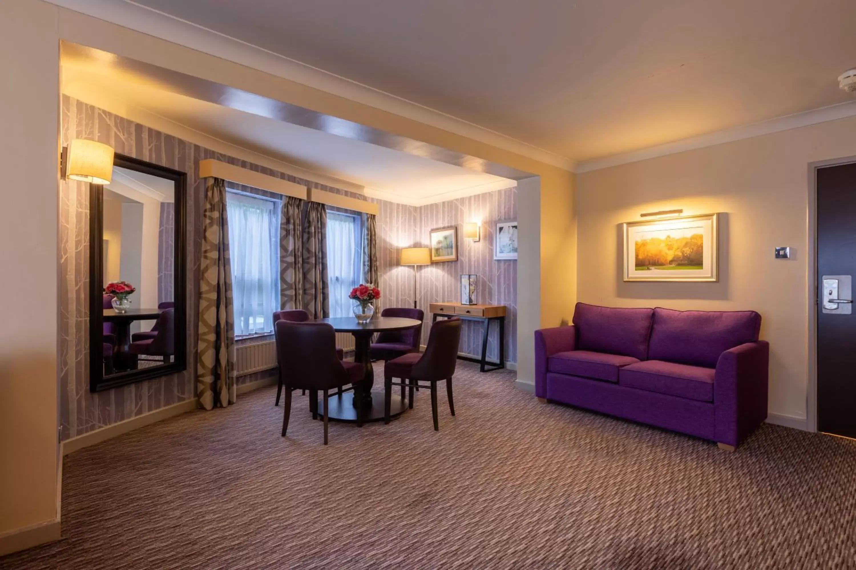 Seating area, Dining Area in Gloucester Robinswood Hotel, BW Signature Collection