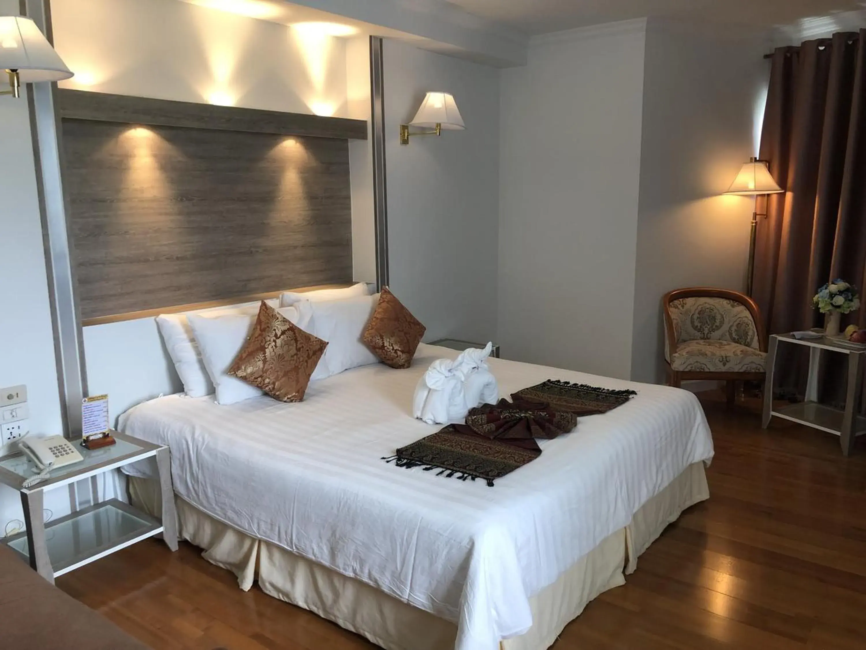 Bedroom, Bed in Thongtarin Hotel (SHA Plus)
