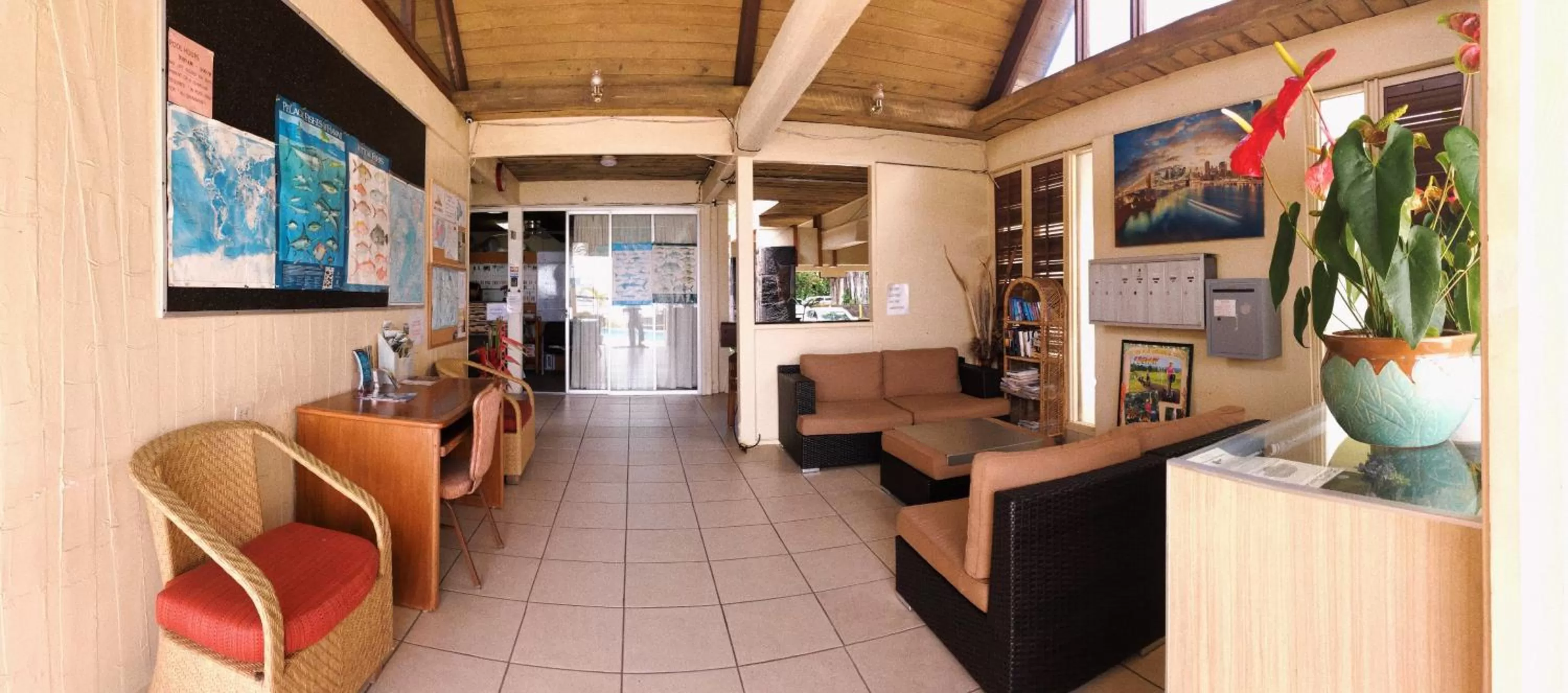 Lobby or reception in Hilo Reeds Bay Hotel