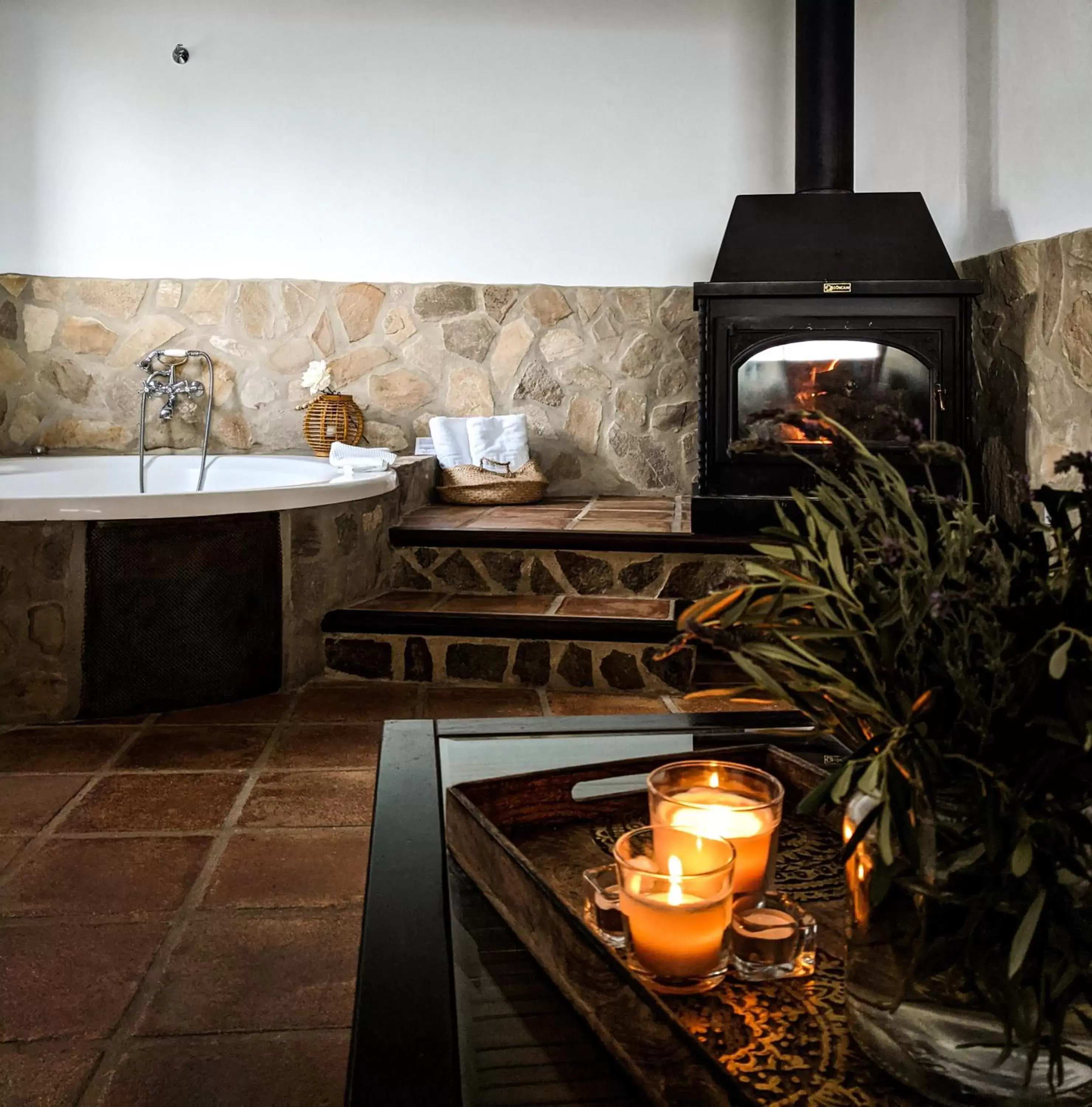 Hot Tub, Kitchen/Kitchenette in La Fuente del Sol Hotel & Spa