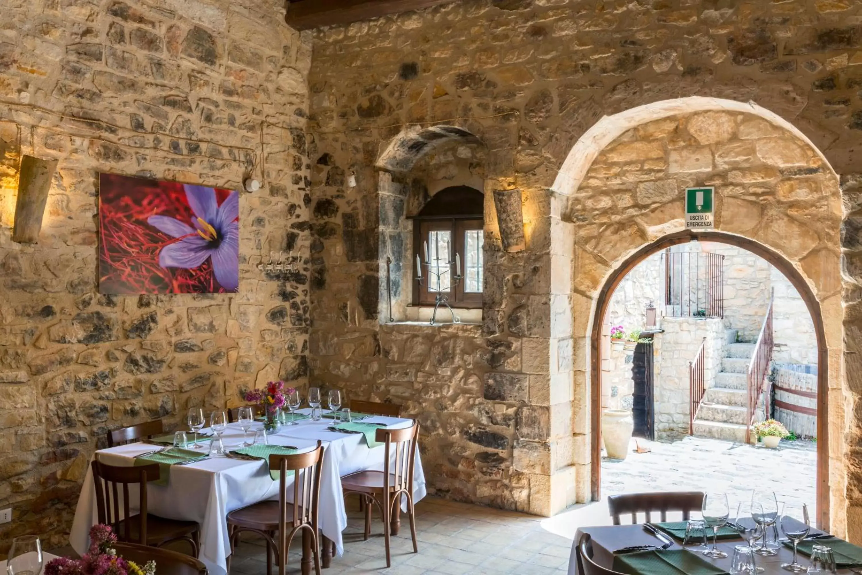 Restaurant/Places to Eat in Masseria Fortificata Lo Zafferaneto