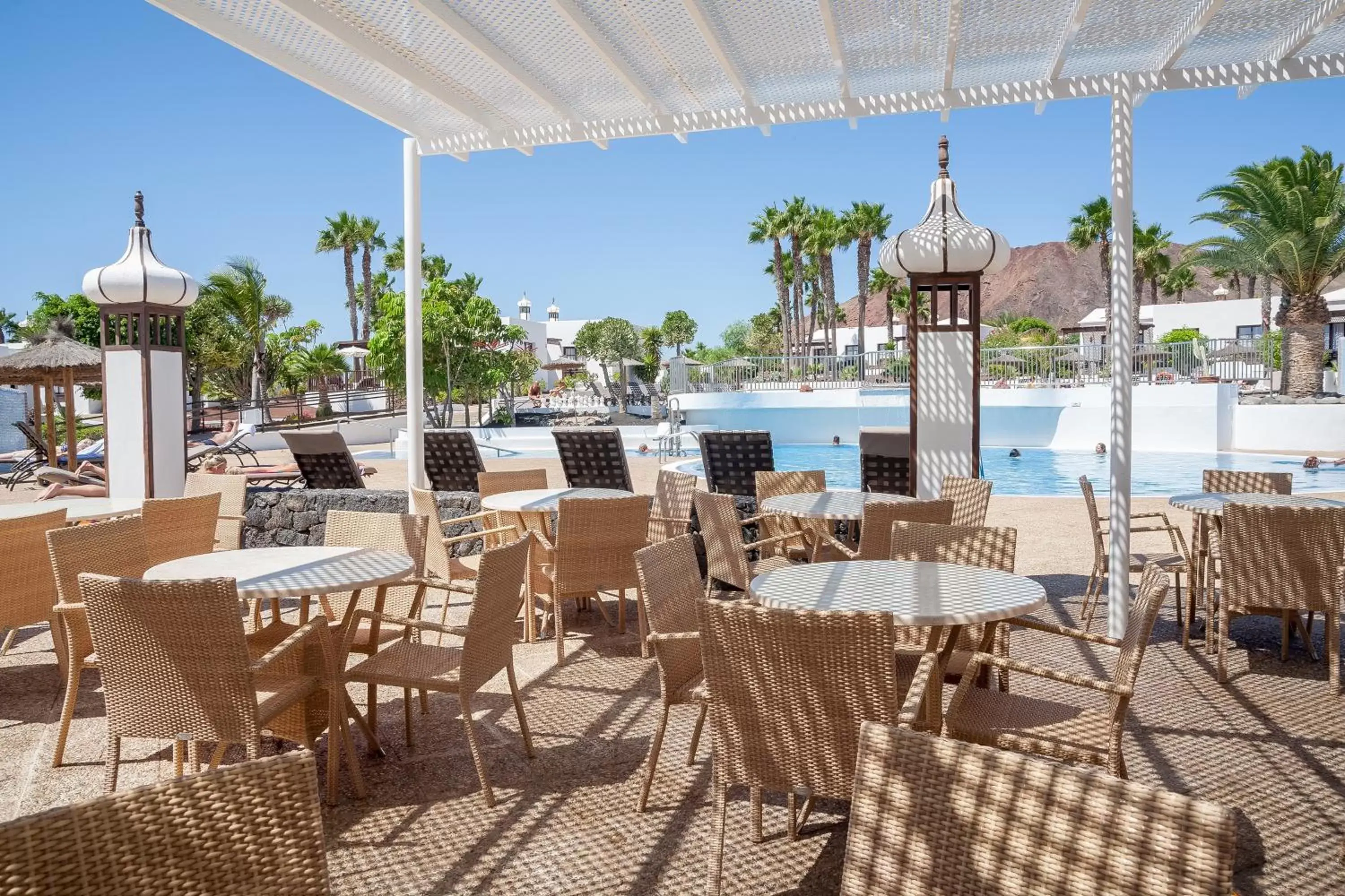 Restaurant/Places to Eat in Jardines del Sol