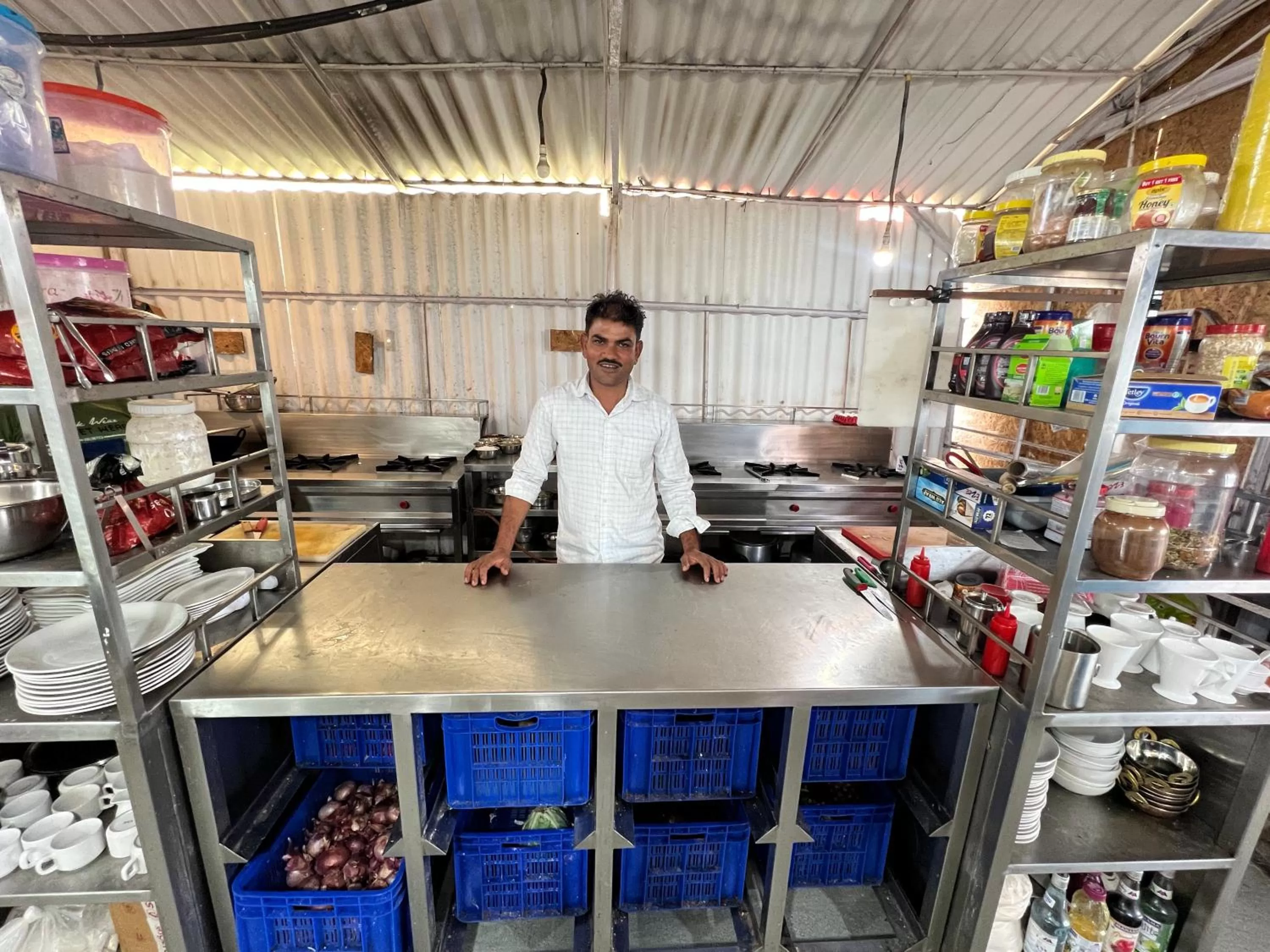 Restaurant/places to eat in Happy Shack Beach And Wooden Huts