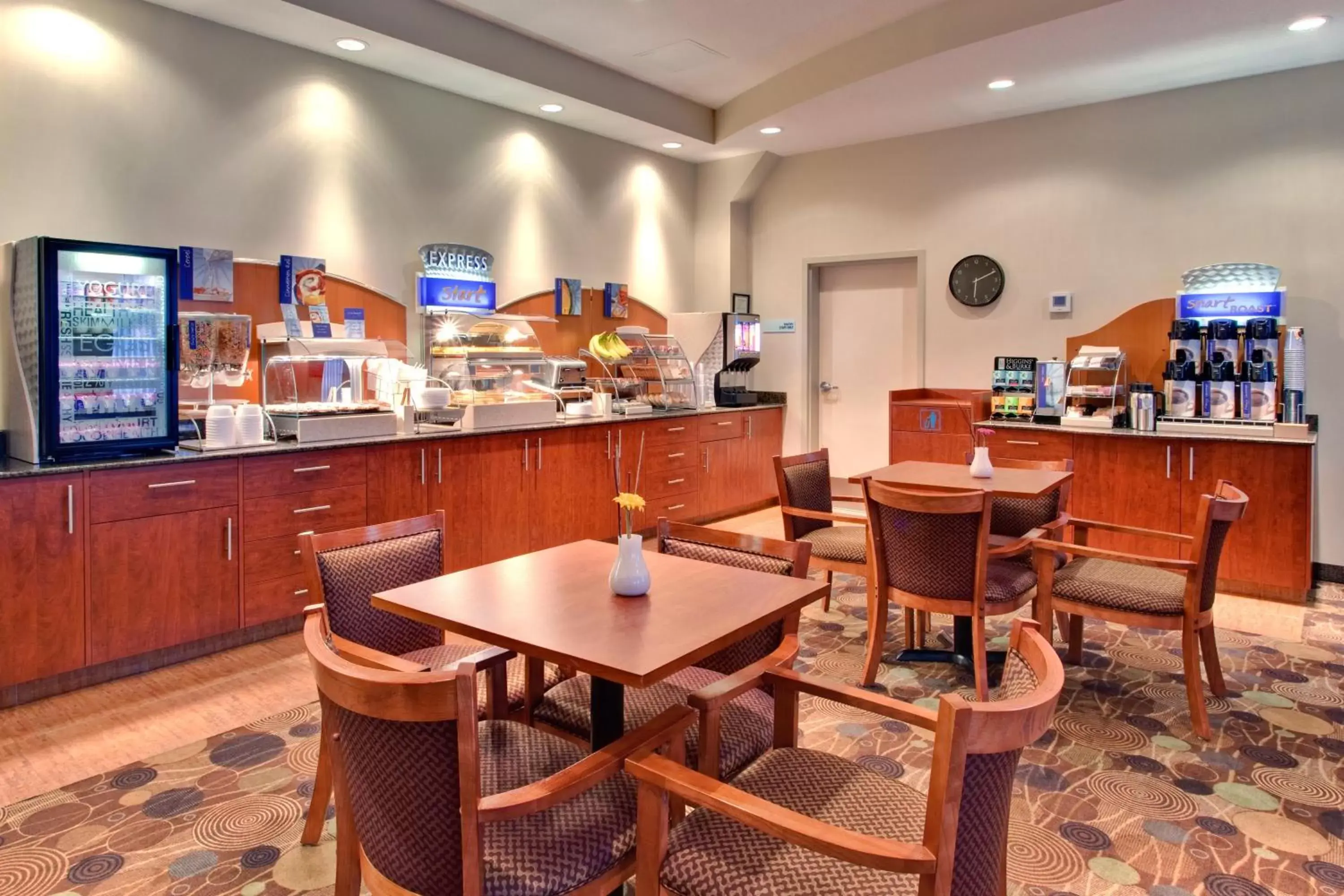 Breakfast, Restaurant/Places to Eat in Holiday Inn Express Hotel & Suites-Edmonton South, an IHG Hotel