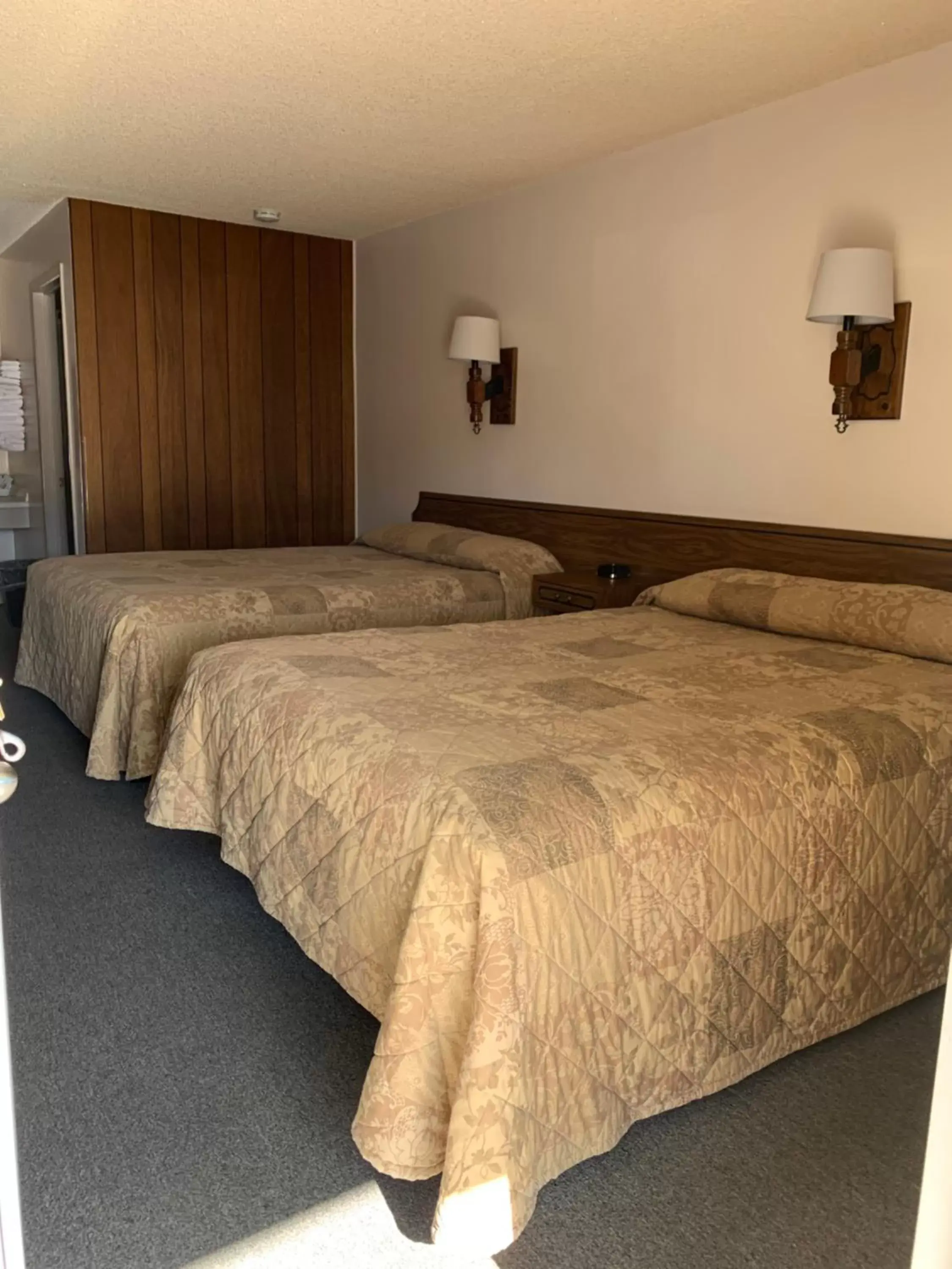 Bedroom, Bed in El Portal Motel