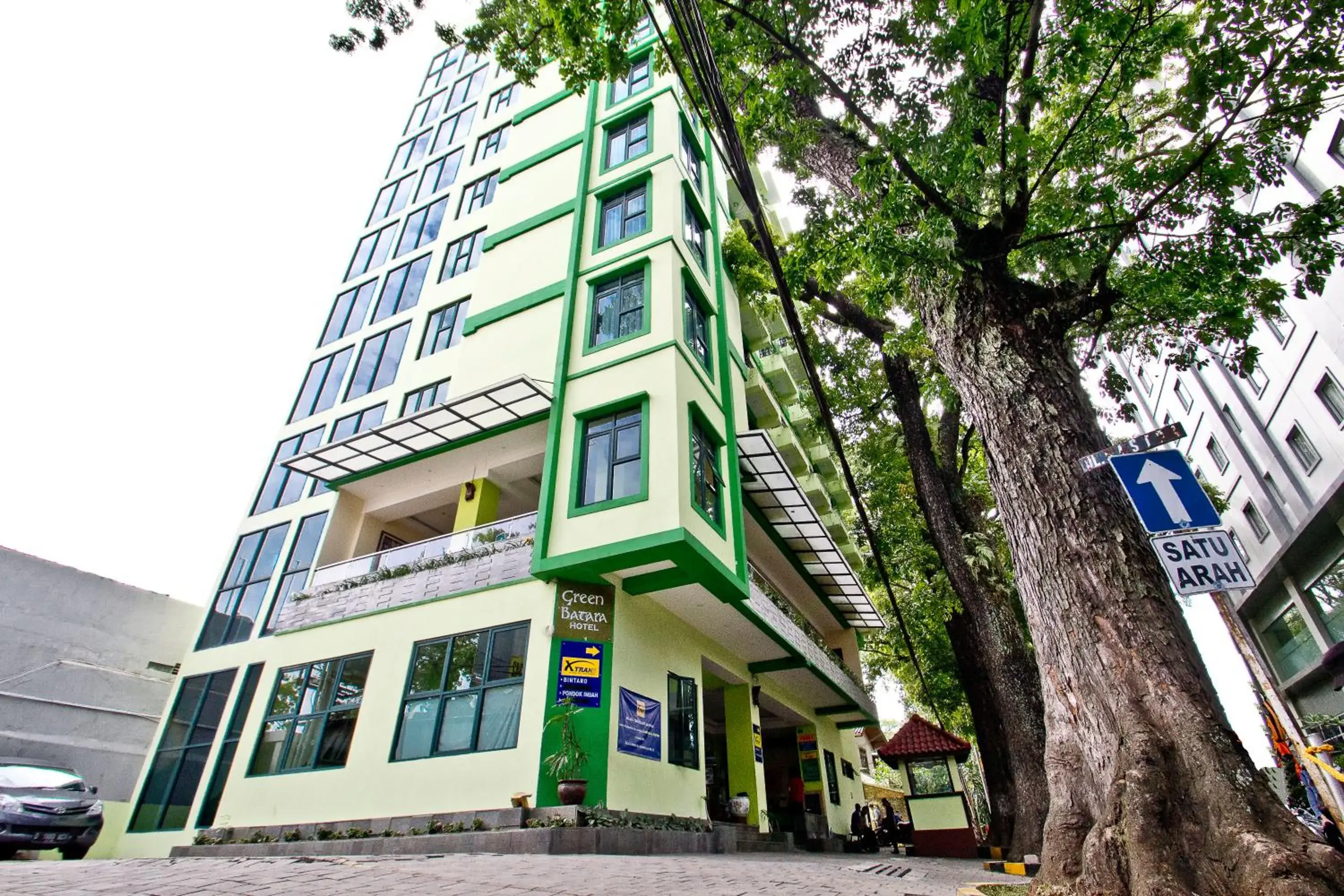 Facade/entrance in Green Batara Hotel
