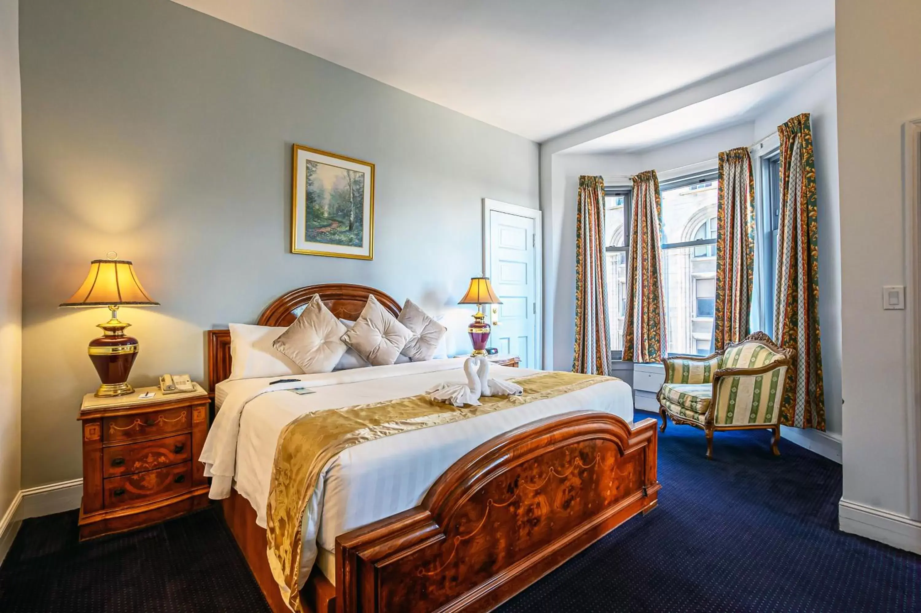 King Suite with Lake View in Congress Plaza Hotel Chicago King Suite with Lake View in Congress Plaza Hotel Chicago