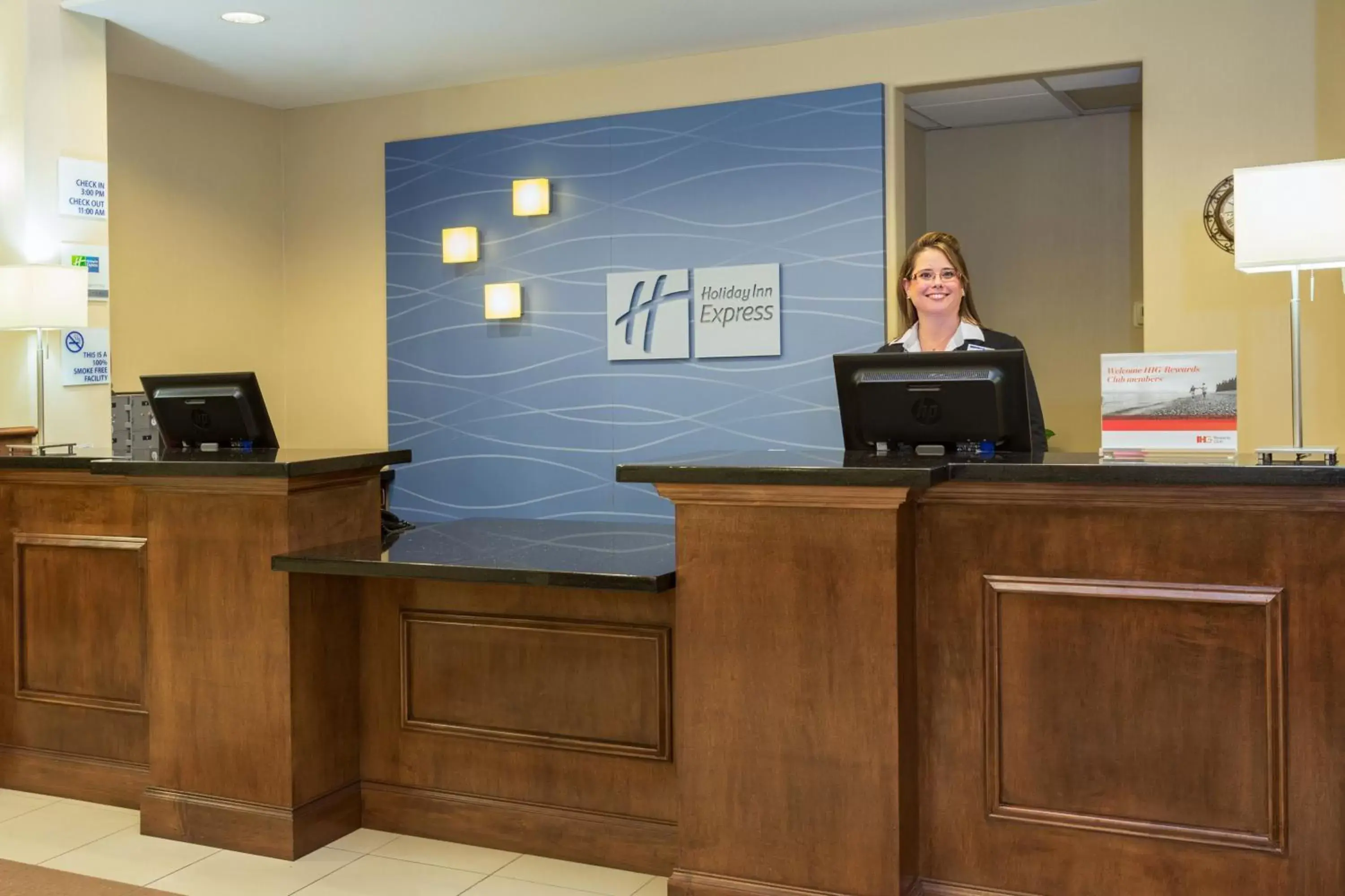 Property building, Lobby/Reception in Holiday Inn Express & Suites Moultrie, an IHG Hotel