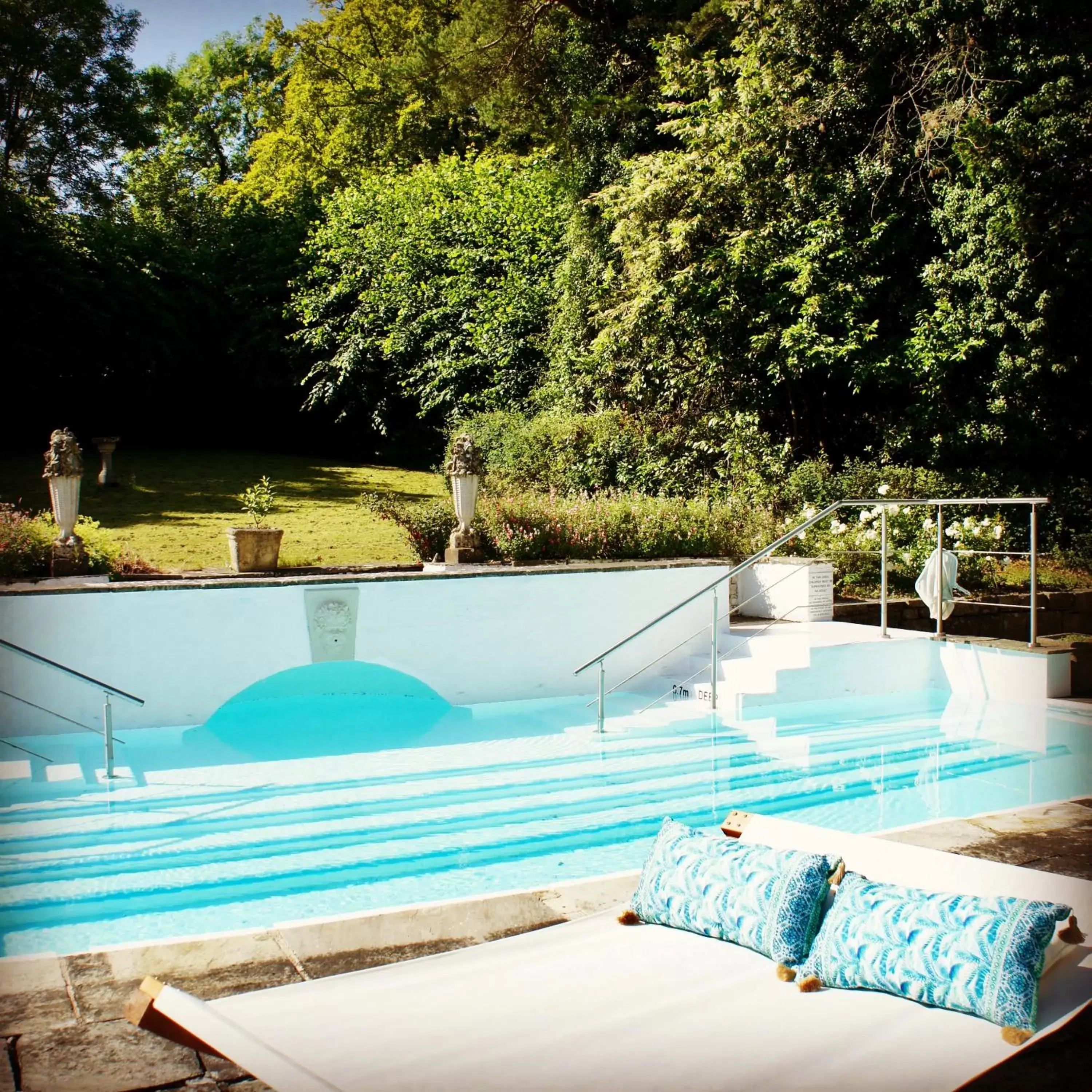 Swimming Pool in Burleigh Court Hotel