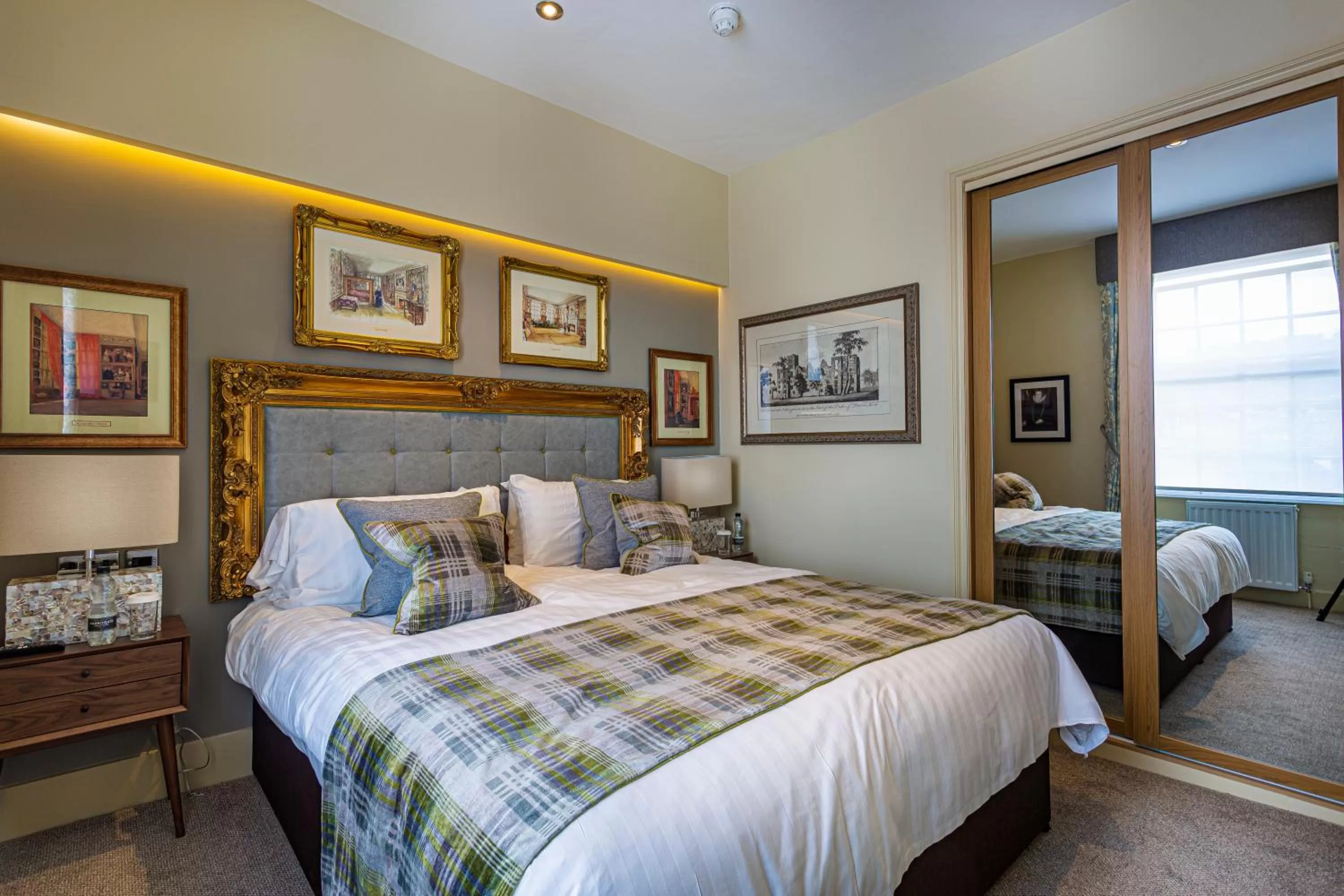 Bedroom, Bed in The Rutland Arms Hotel, Bakewell, Derbyshire - The Coaching Inn Group