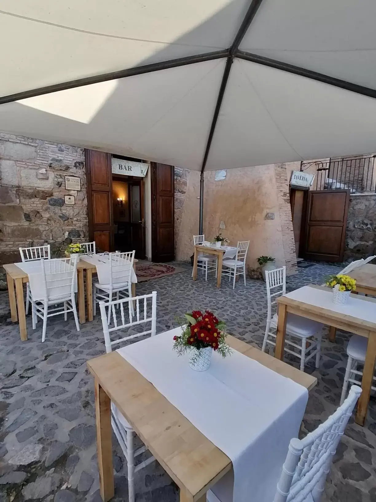 Property building, Restaurant/Places to Eat in Relais Castrum Boccea