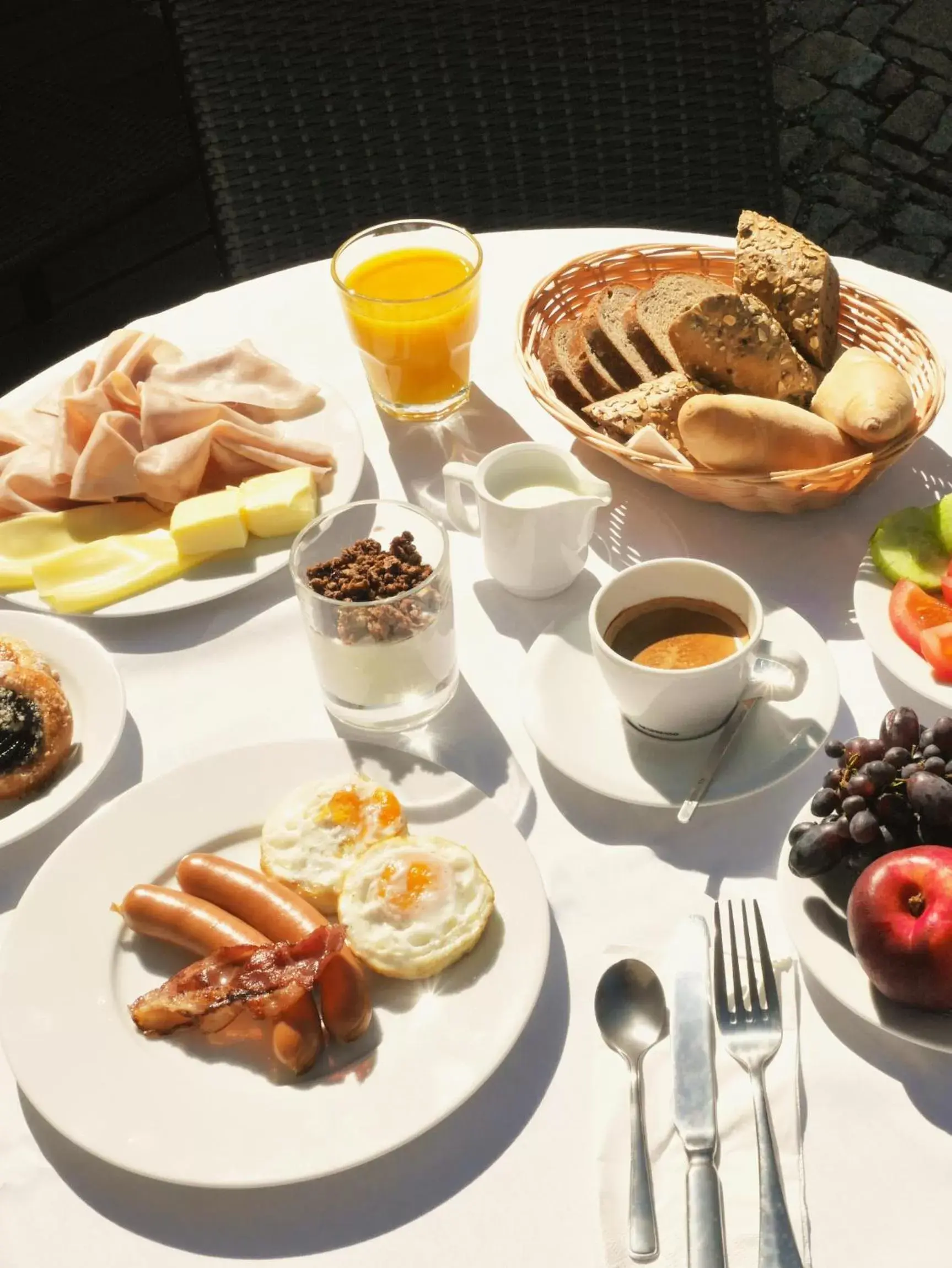 Breakfast in Bellevue Hotel Benešov Breakfast in Bellevue Hotel Benešov