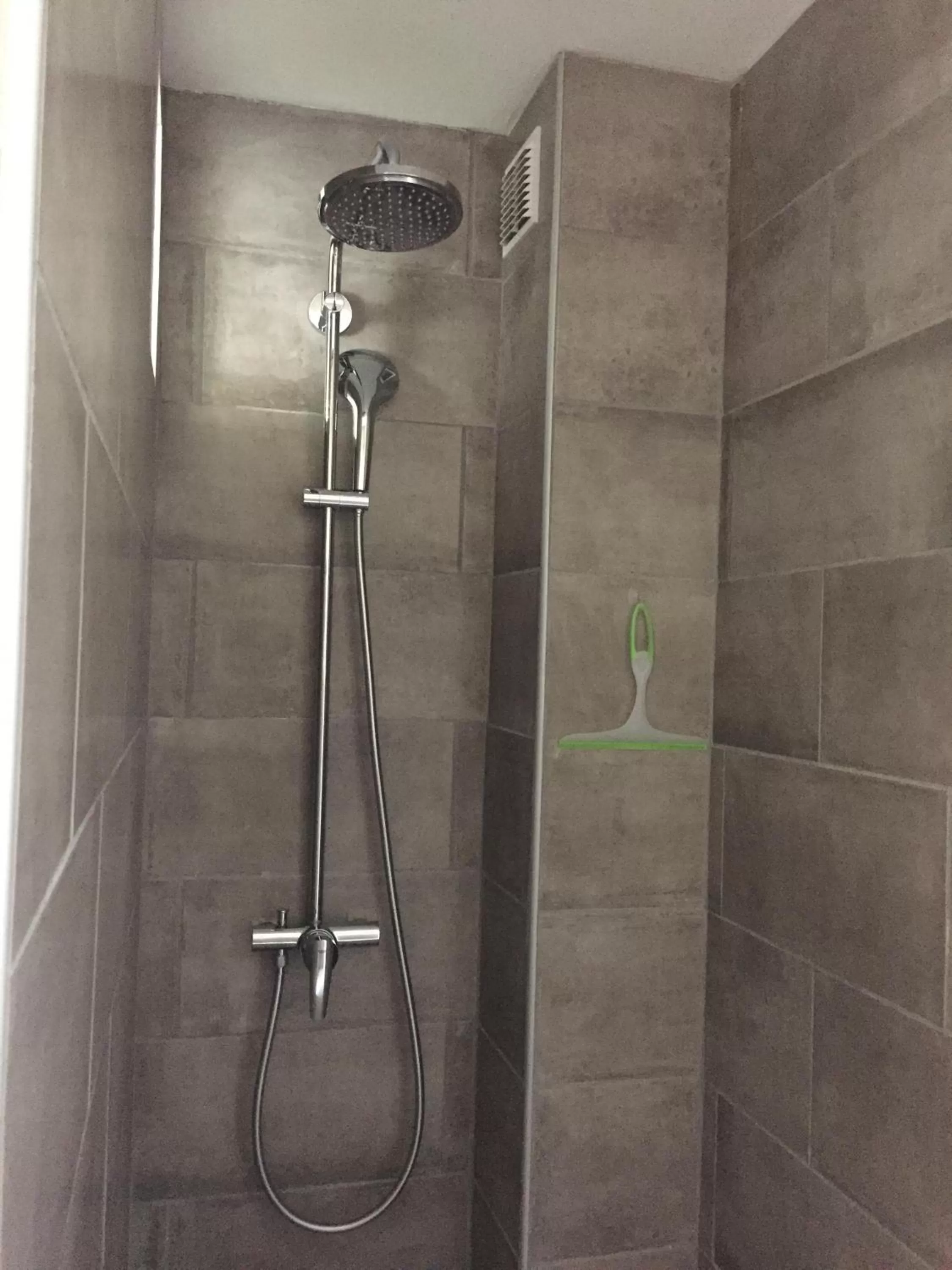 Bathroom in 1 Chambre, 1 P'tit dèj', 1 Sourire