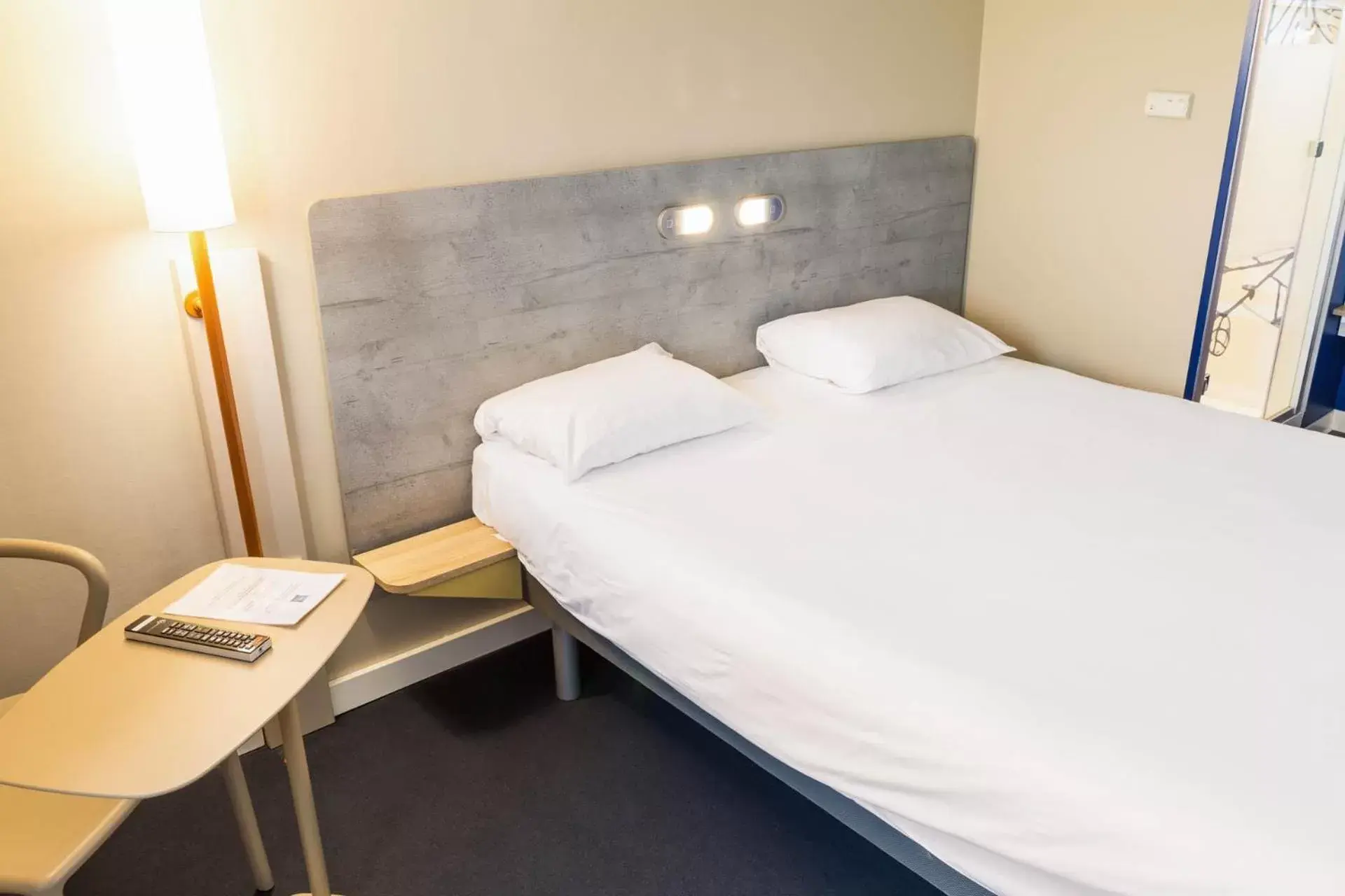 Bed in ibis Budget Luxembourg Aeroport