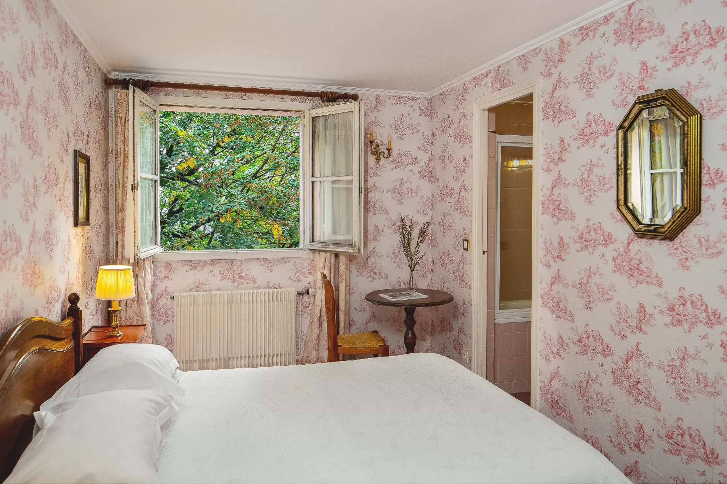 Bedroom, Bed in Hotel des Grandes Ecoles