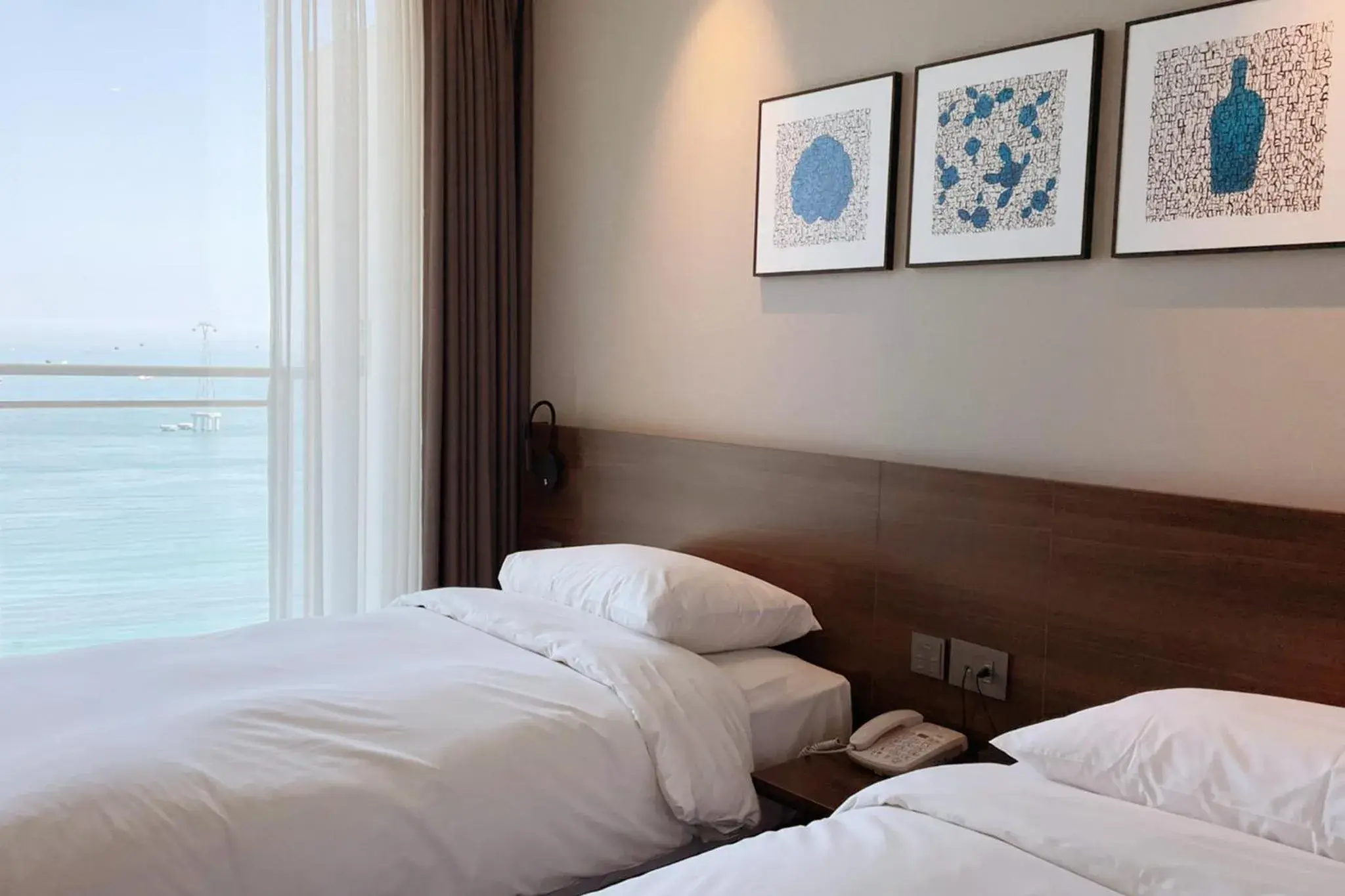 Photo of the whole room, Bed in Grab The Ocean Songdo