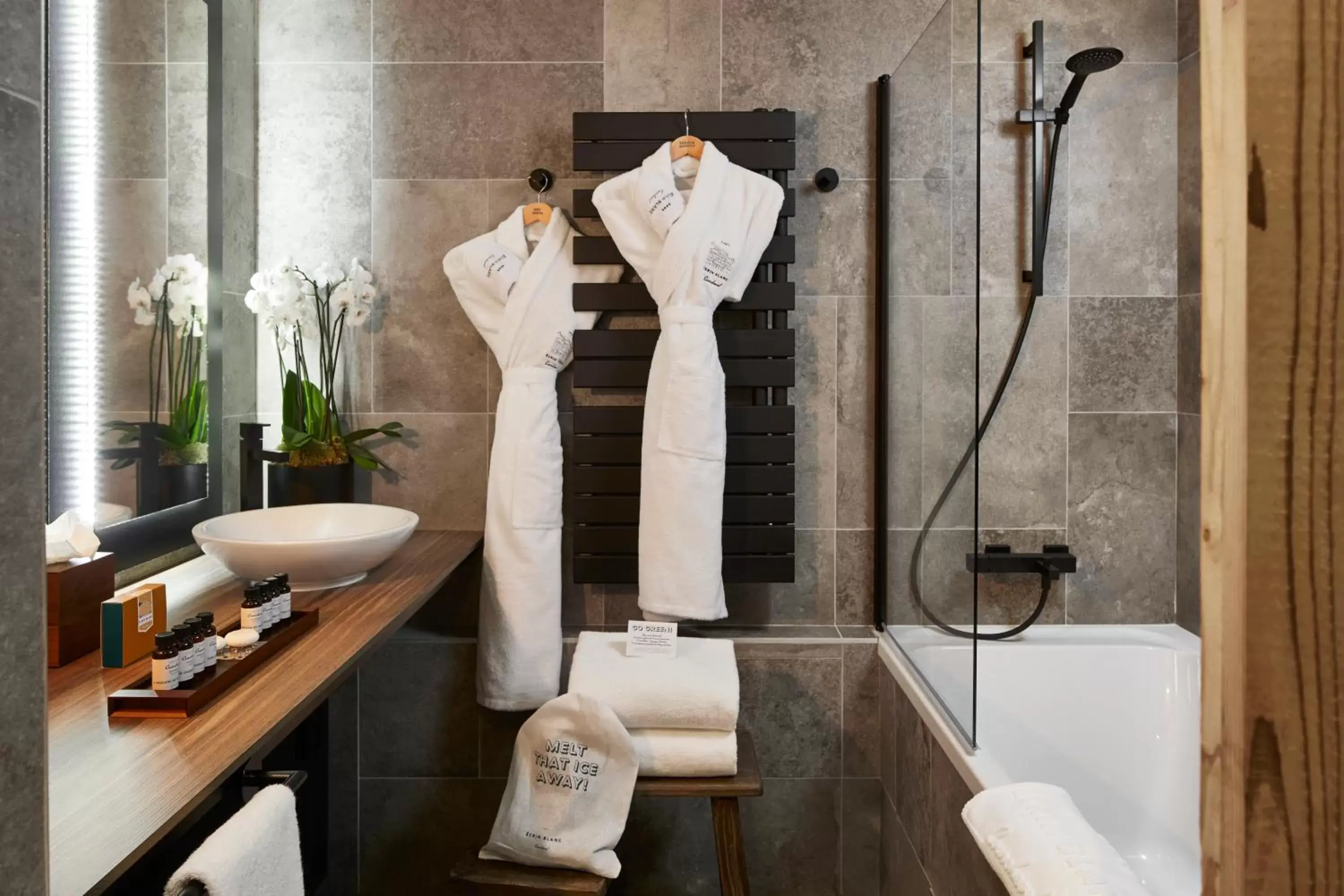 Bathroom in Ecrin Blanc Resort Courchevel