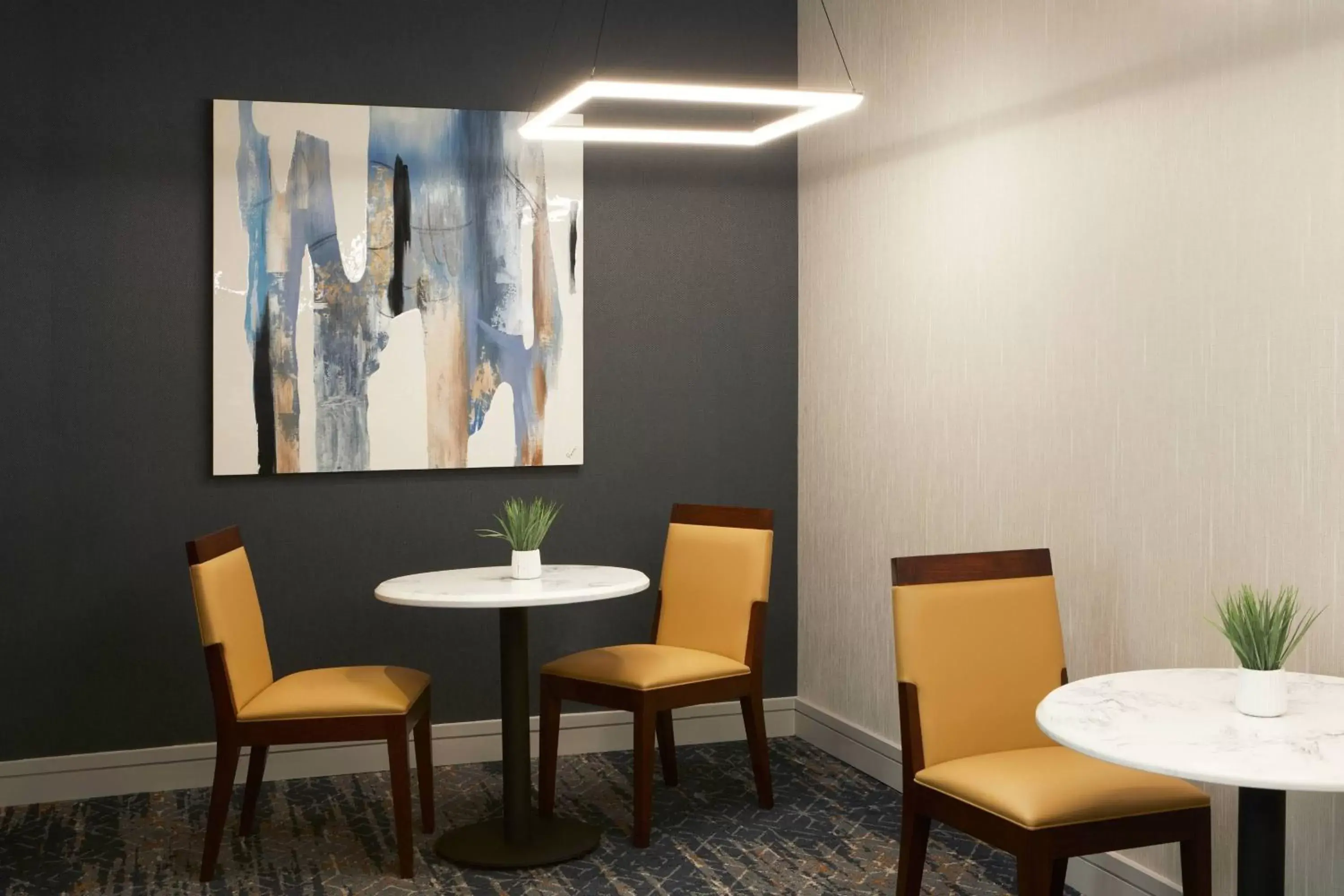 Lobby or reception, Dining Area in Courtyard by Marriott Los Angeles LAX / Century Boulevard