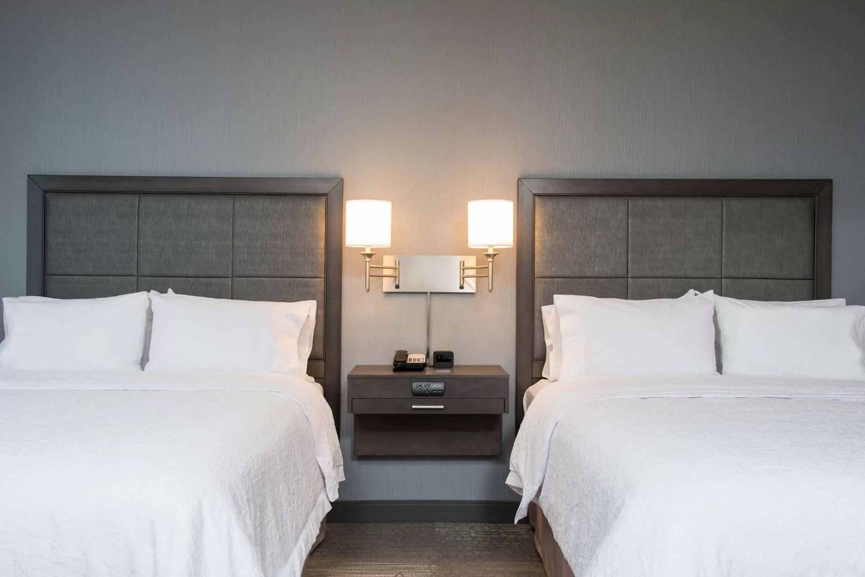 Bed in Hampton Inn & Suites Grand Rapids Downtown