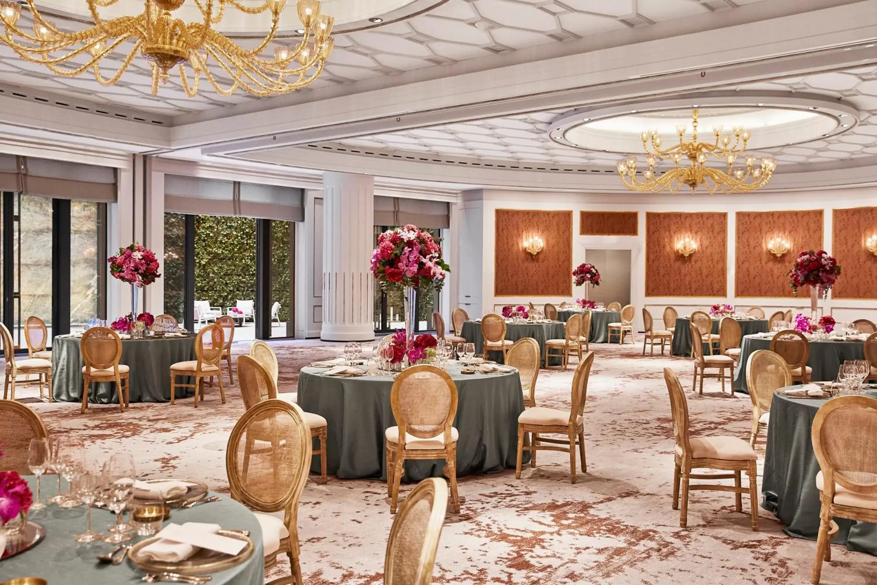 Banquet/Function facilities, Restaurant/Places to Eat in Four Seasons Hotel Madrid